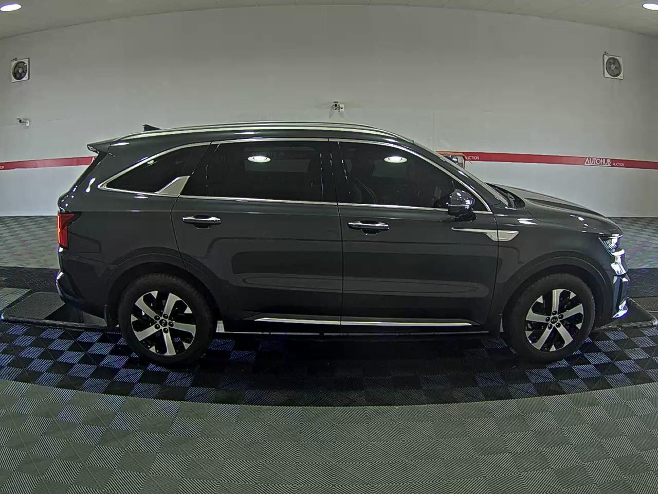 كيا سورينتو 2021 - صورة 3