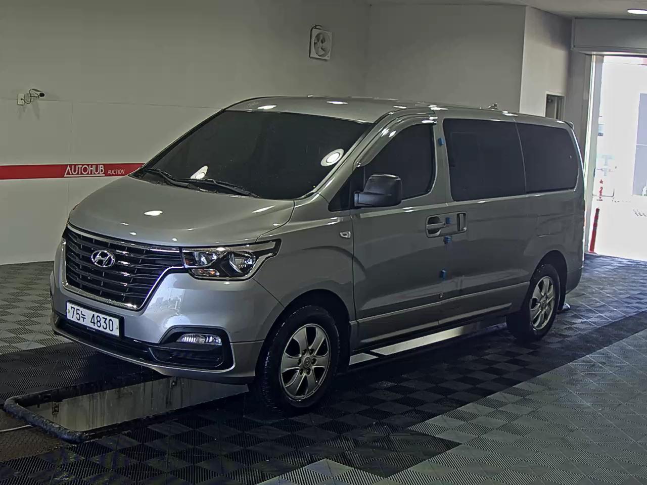 هيونداي جراند ستاريكس