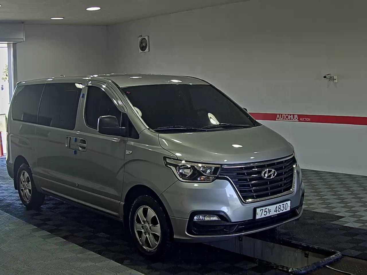 هيونداي جراند ستاريكس 2020 - صورة 2