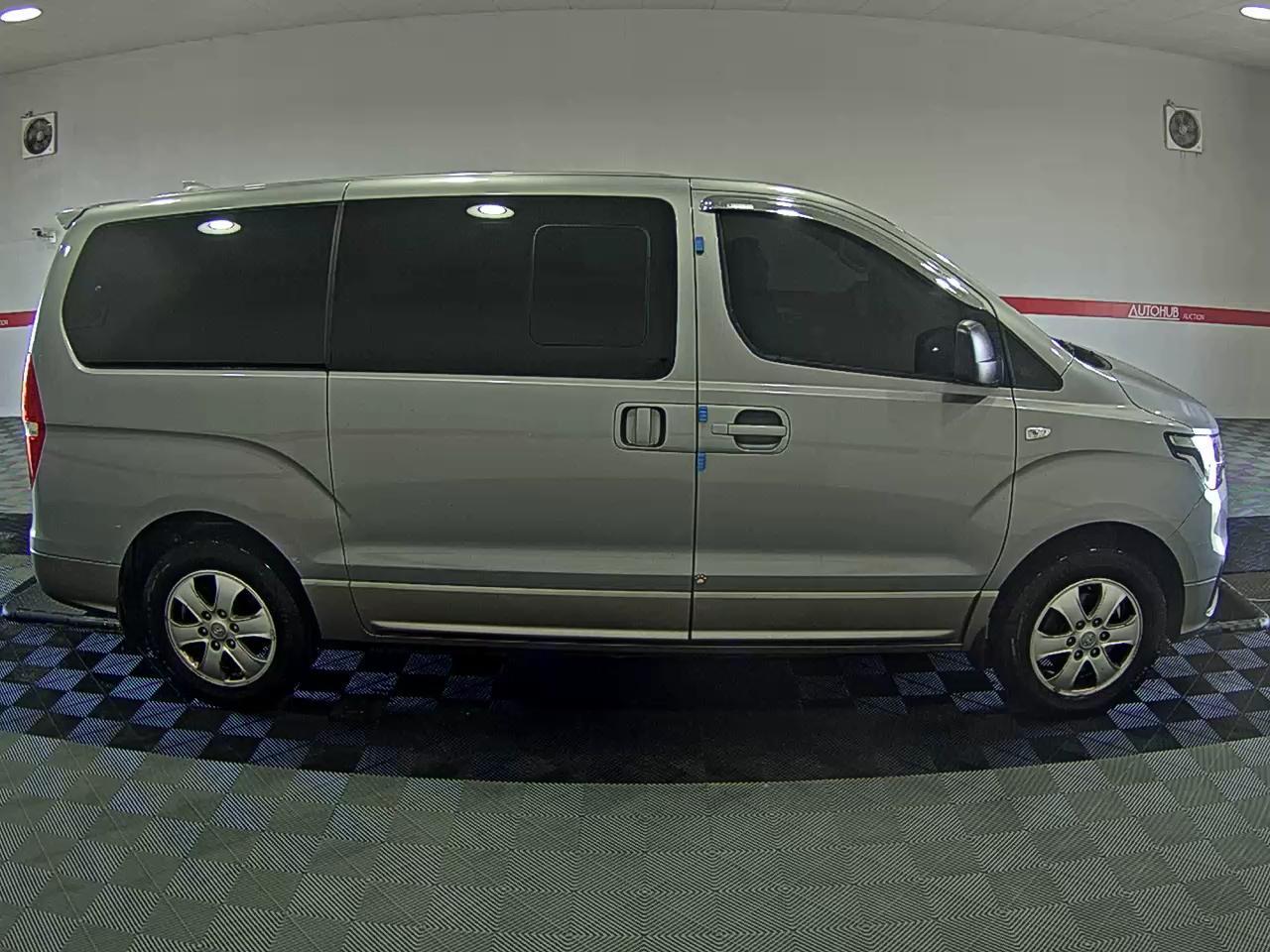 هيونداي جراند ستاريكس 2020 - صورة 3