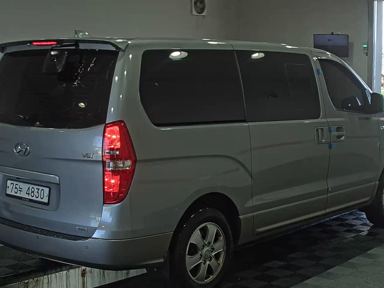 هيونداي جراند ستاريكس 2020 - صورة 4