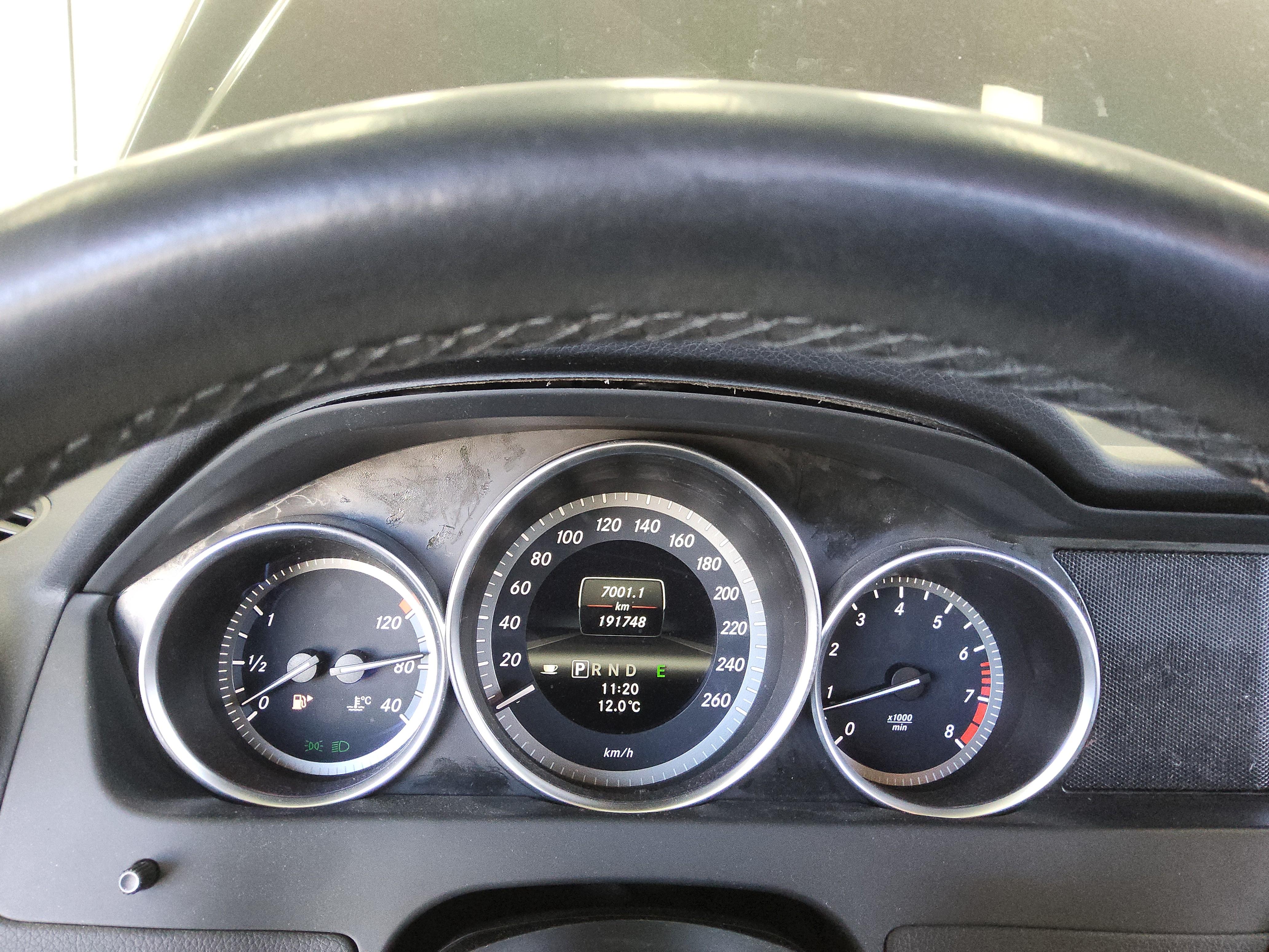 مرسيدس بنز سي كلاس 2013 - صورة 9