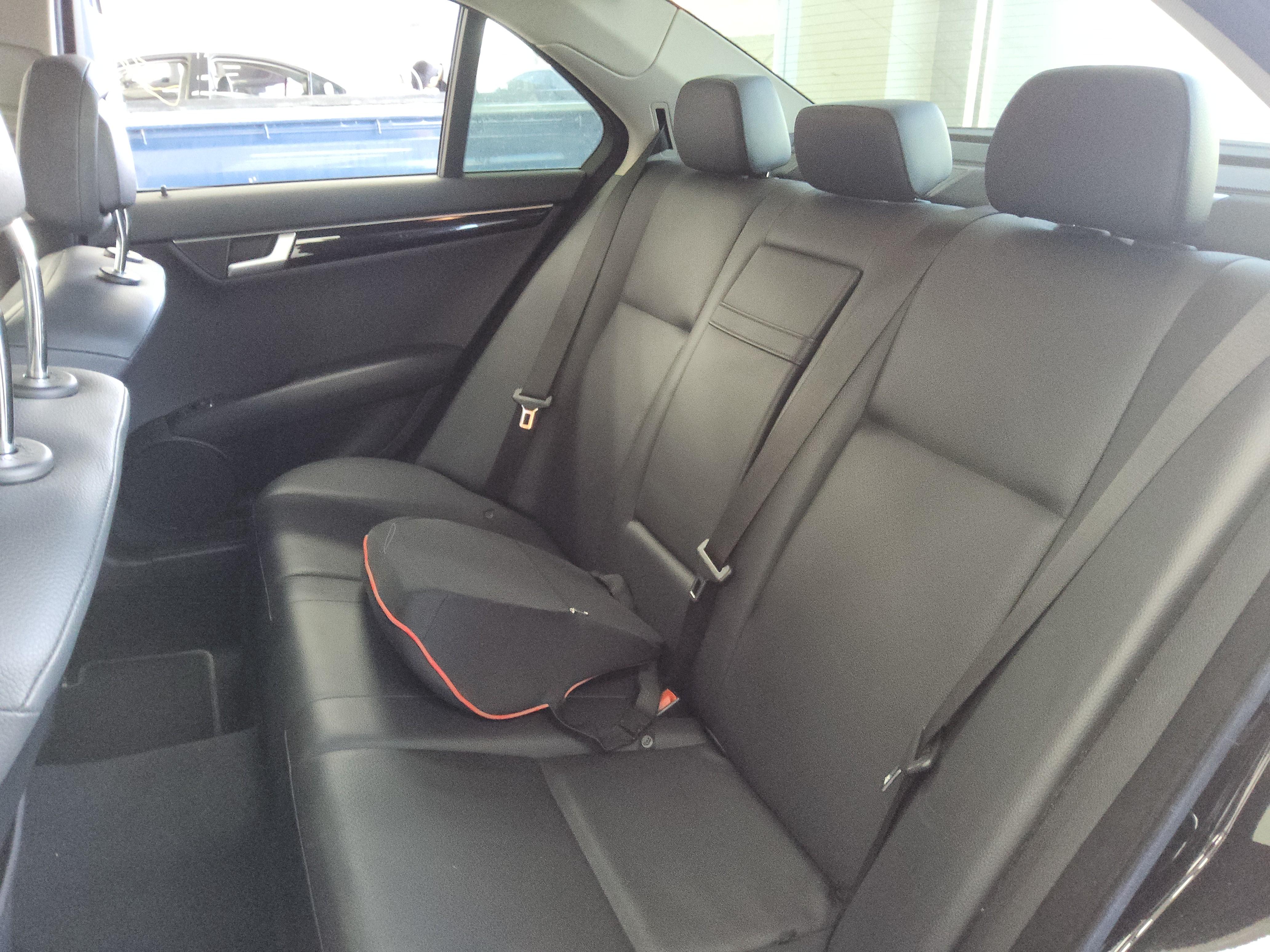 مرسيدس بنز سي كلاس 2013 - صورة 12