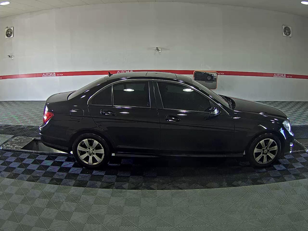 مرسيدس بنز سي كلاس 2013 - صورة 3