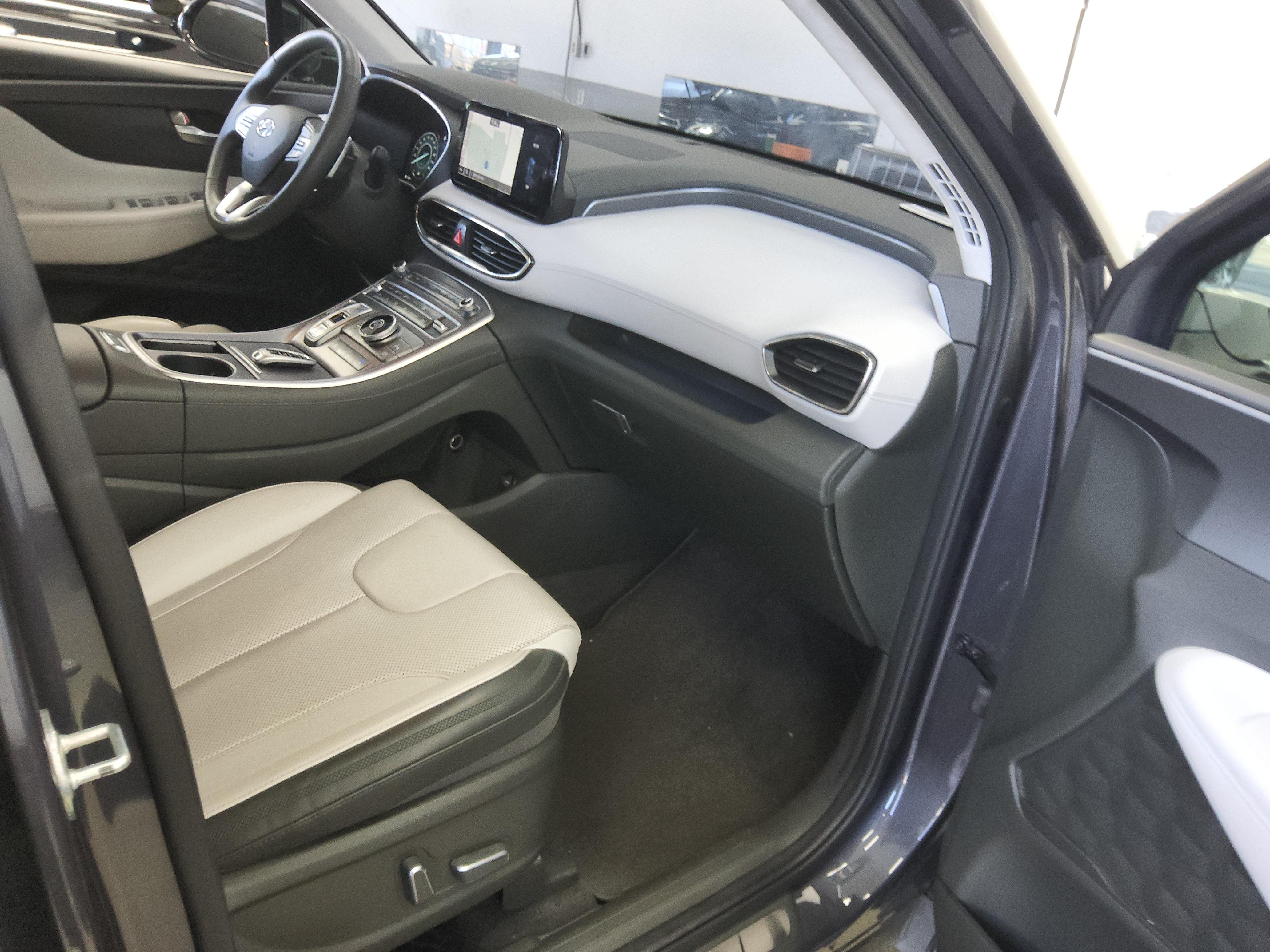 Hyundai Santa Fe 2021 - Image 14