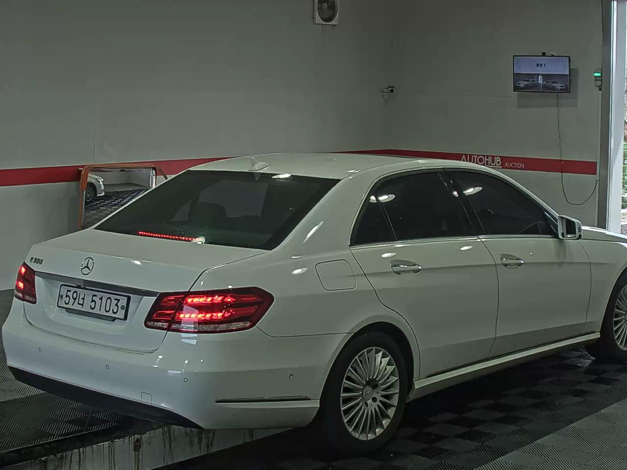 메르세데스-벤츠 E-클래스 2014 - 이미지 4