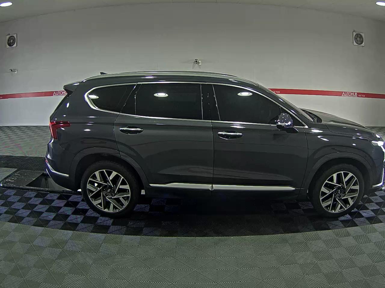 Hyundai Santa Fe 2021 - Image 3
