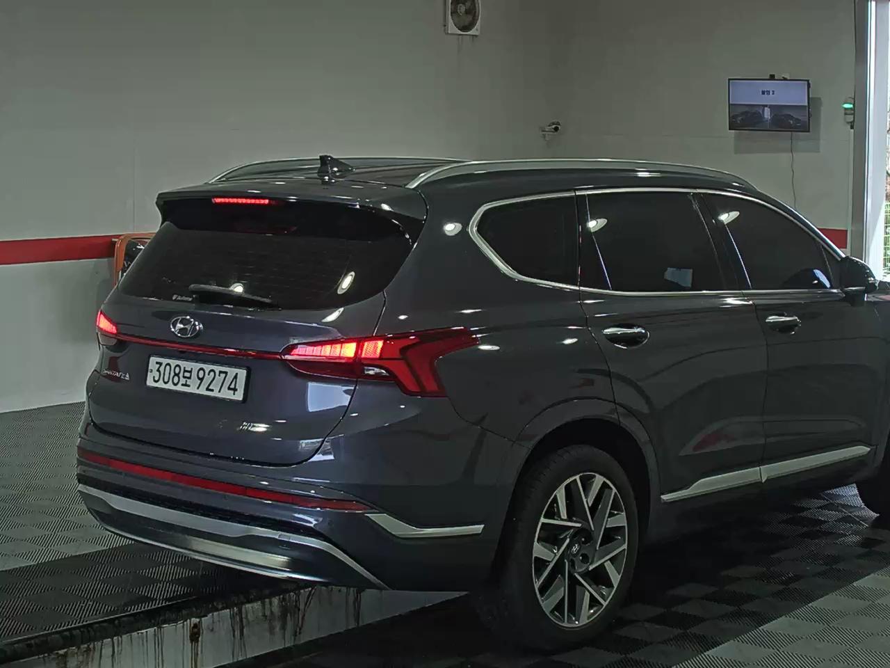 Hyundai Santa Fe 2021 - Image 4
