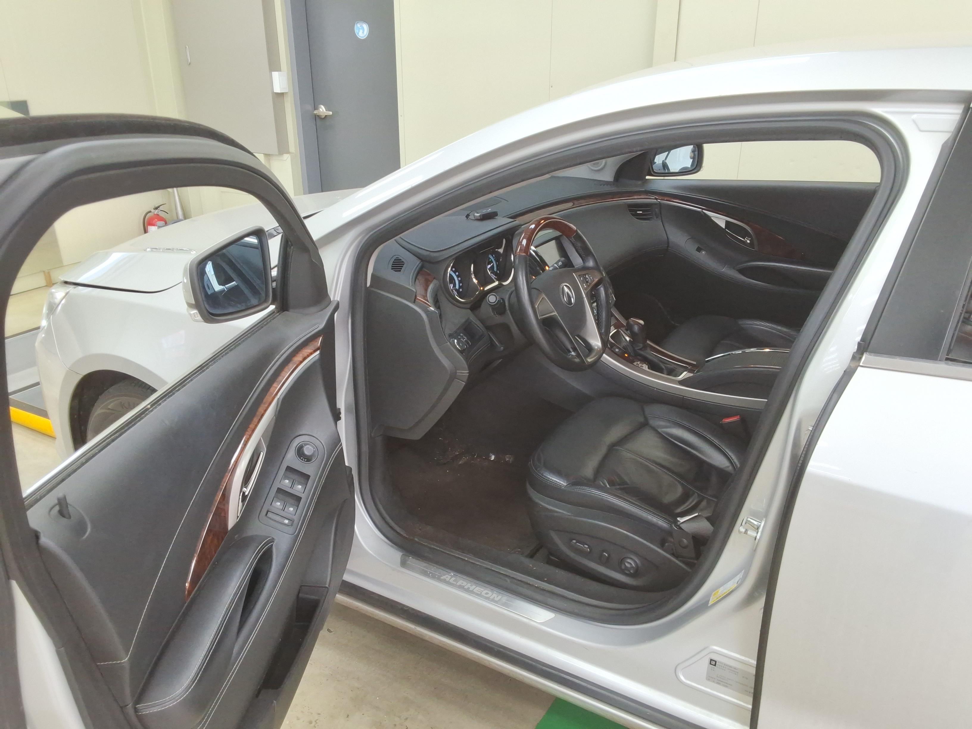 جنرال موتورز كوريا ألبيون 2012 - صورة 9