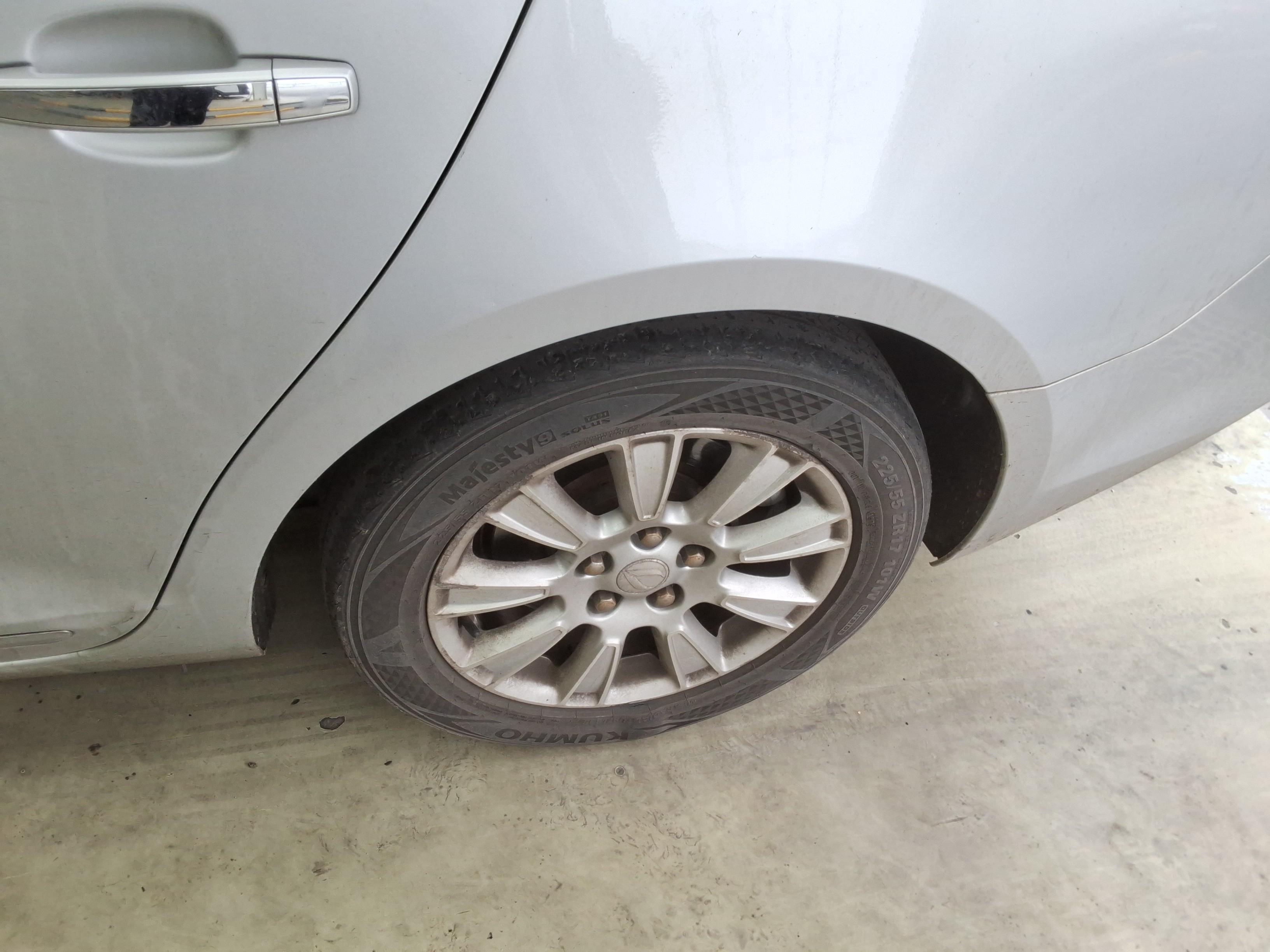 جنرال موتورز كوريا ألبيون 2012 - صورة 21