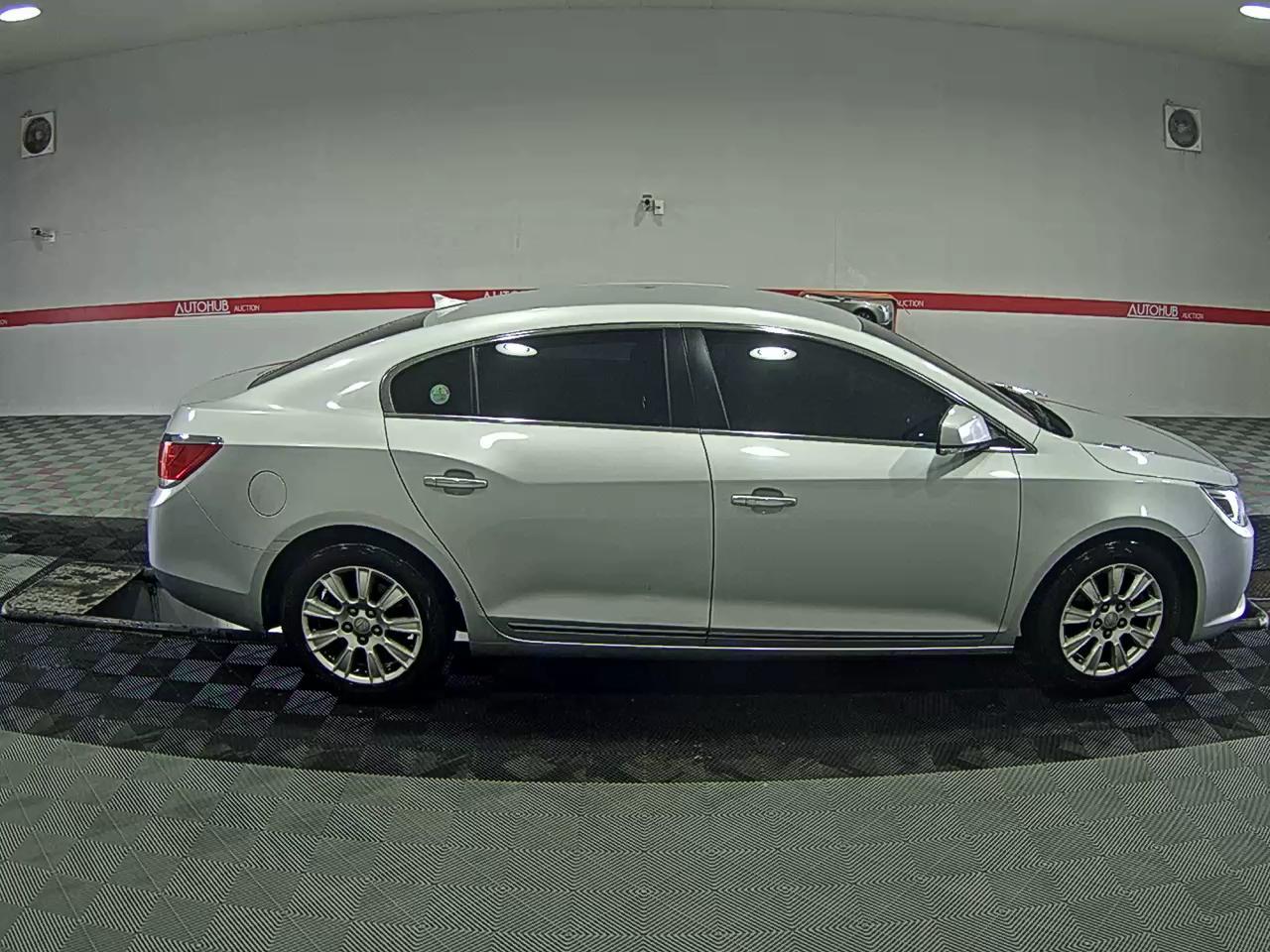 جنرال موتورز كوريا ألبيون 2012 - صورة 3