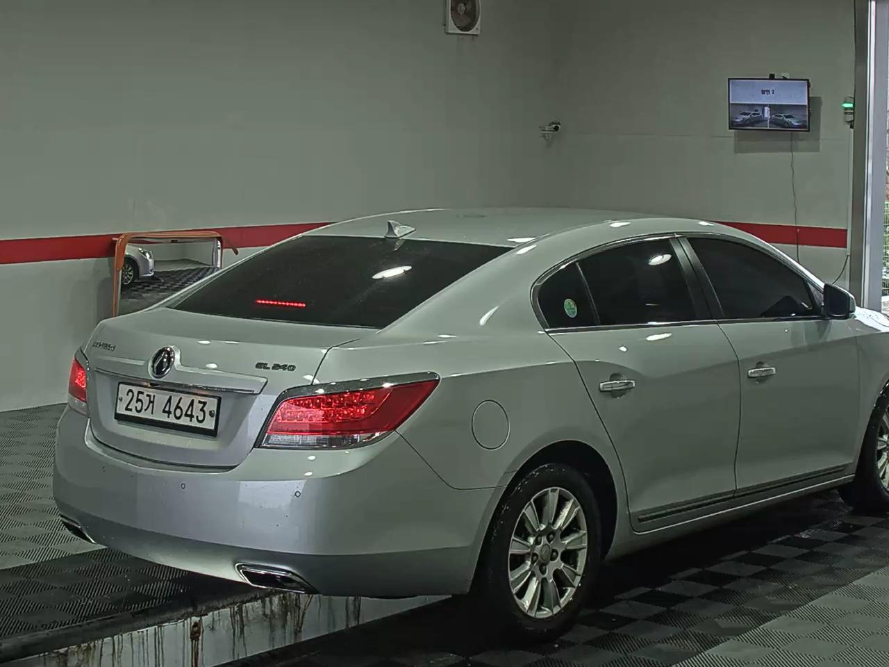 جنرال موتورز كوريا ألبيون 2012 - صورة 4