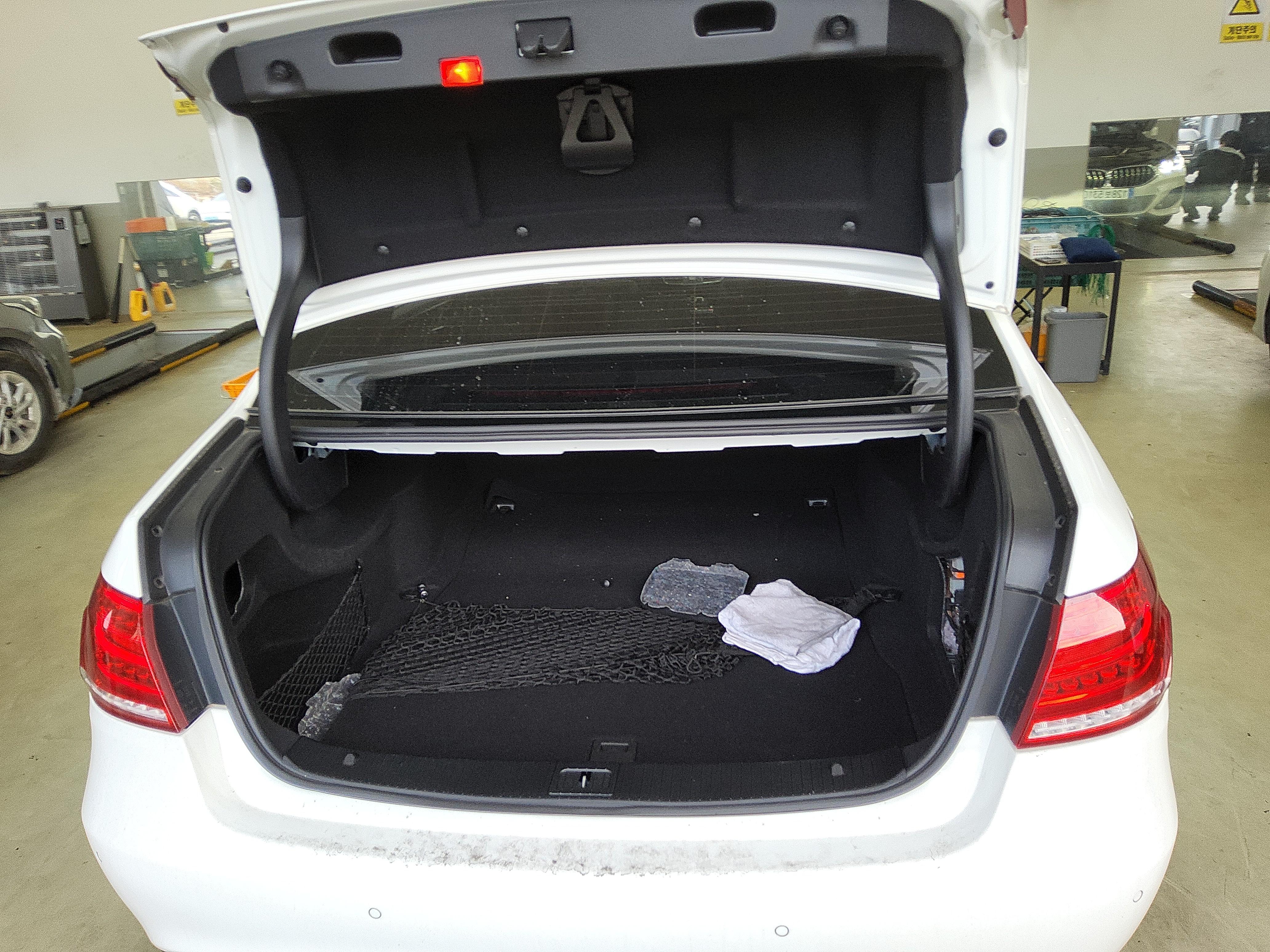 مرسيدس بنز إي كلاس 2014 - صورة 15