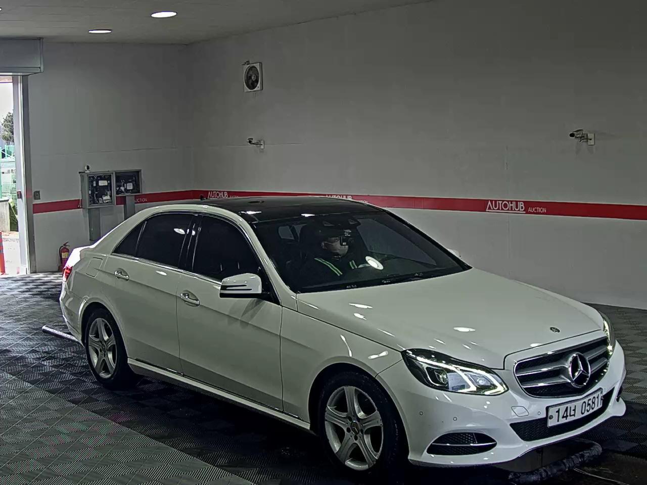 مرسيدس بنز إي كلاس 2014 - صورة 2