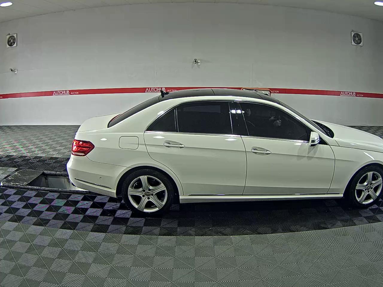 مرسيدس بنز إي كلاس 2014 - صورة 3