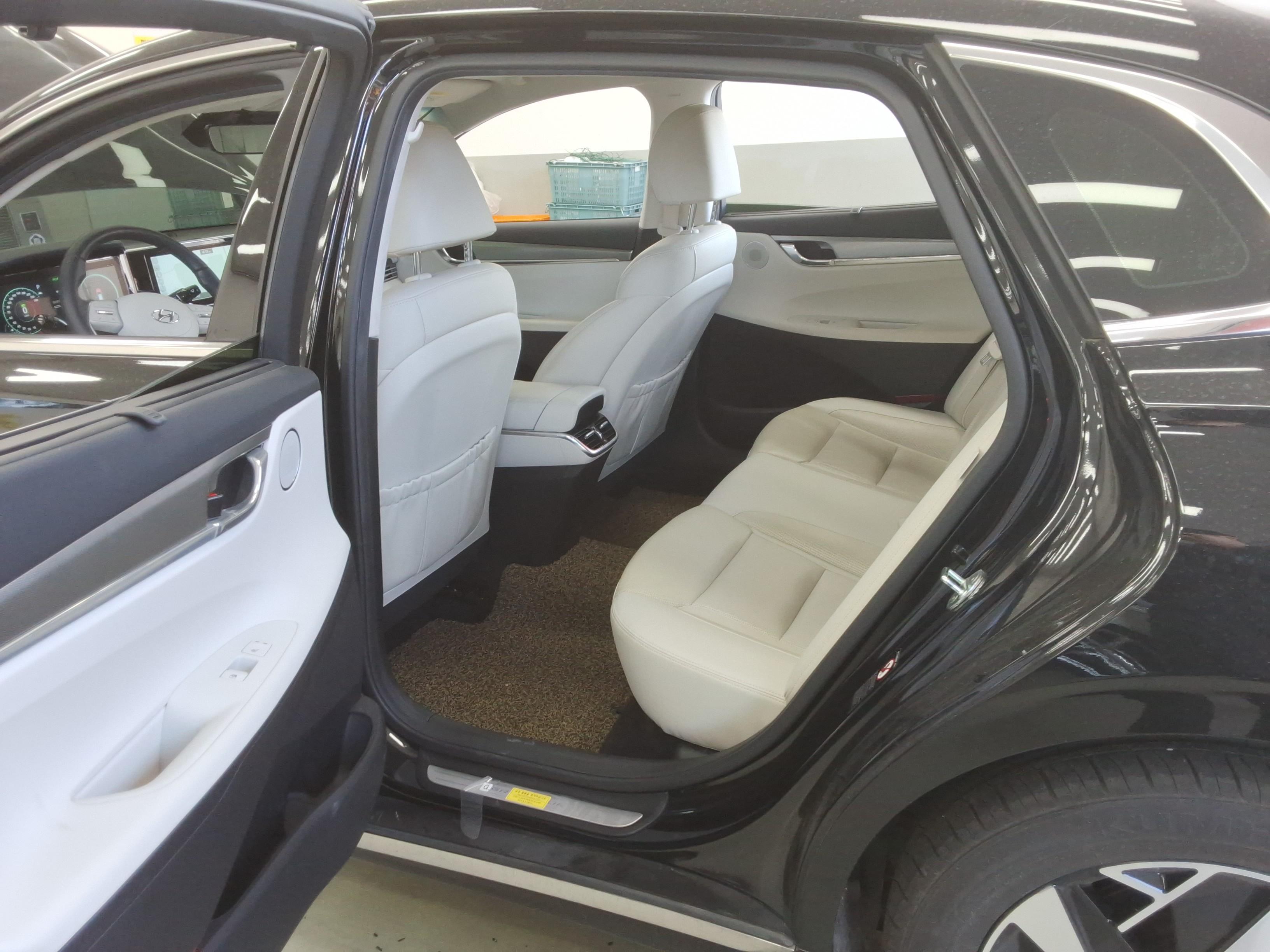 Hyundai Grandeur 2023 - Image 10