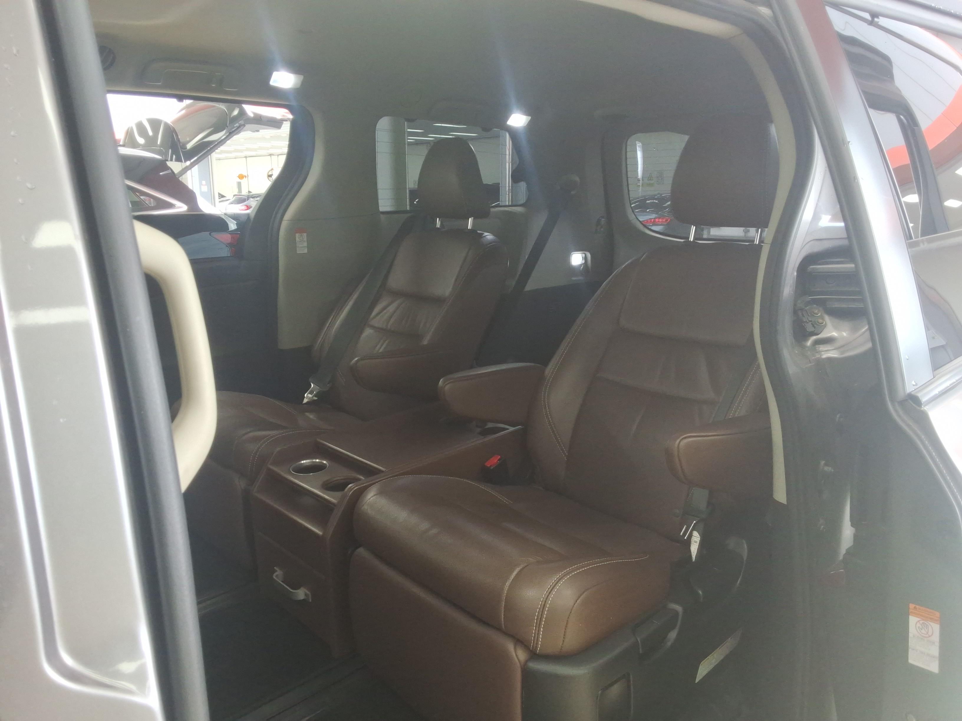 TOYOTA 시에나 2019 - 이미지 11