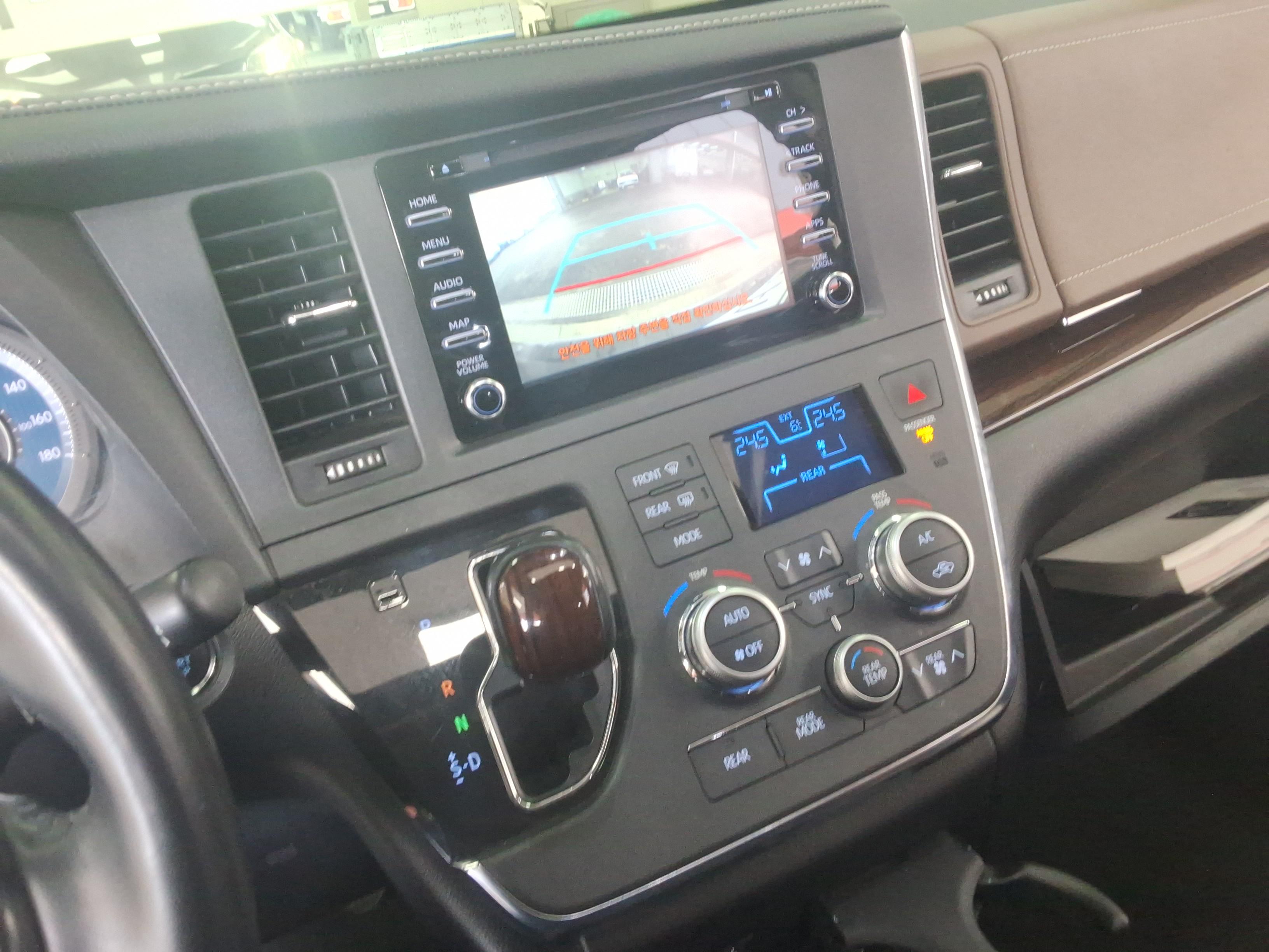 TOYOTA 시에나 2019 - 이미지 17