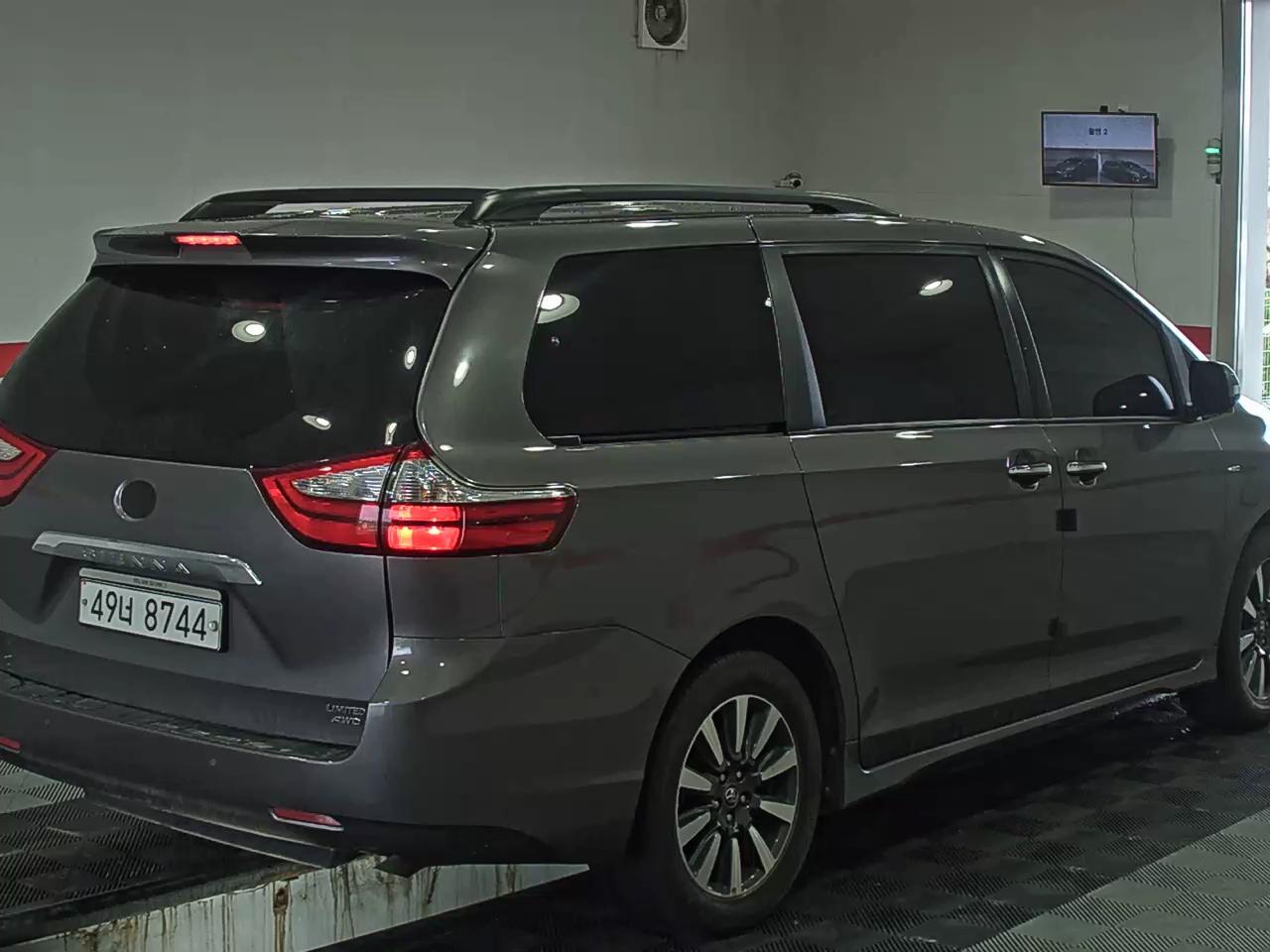 TOYOTA 시에나 2019 - 이미지 4