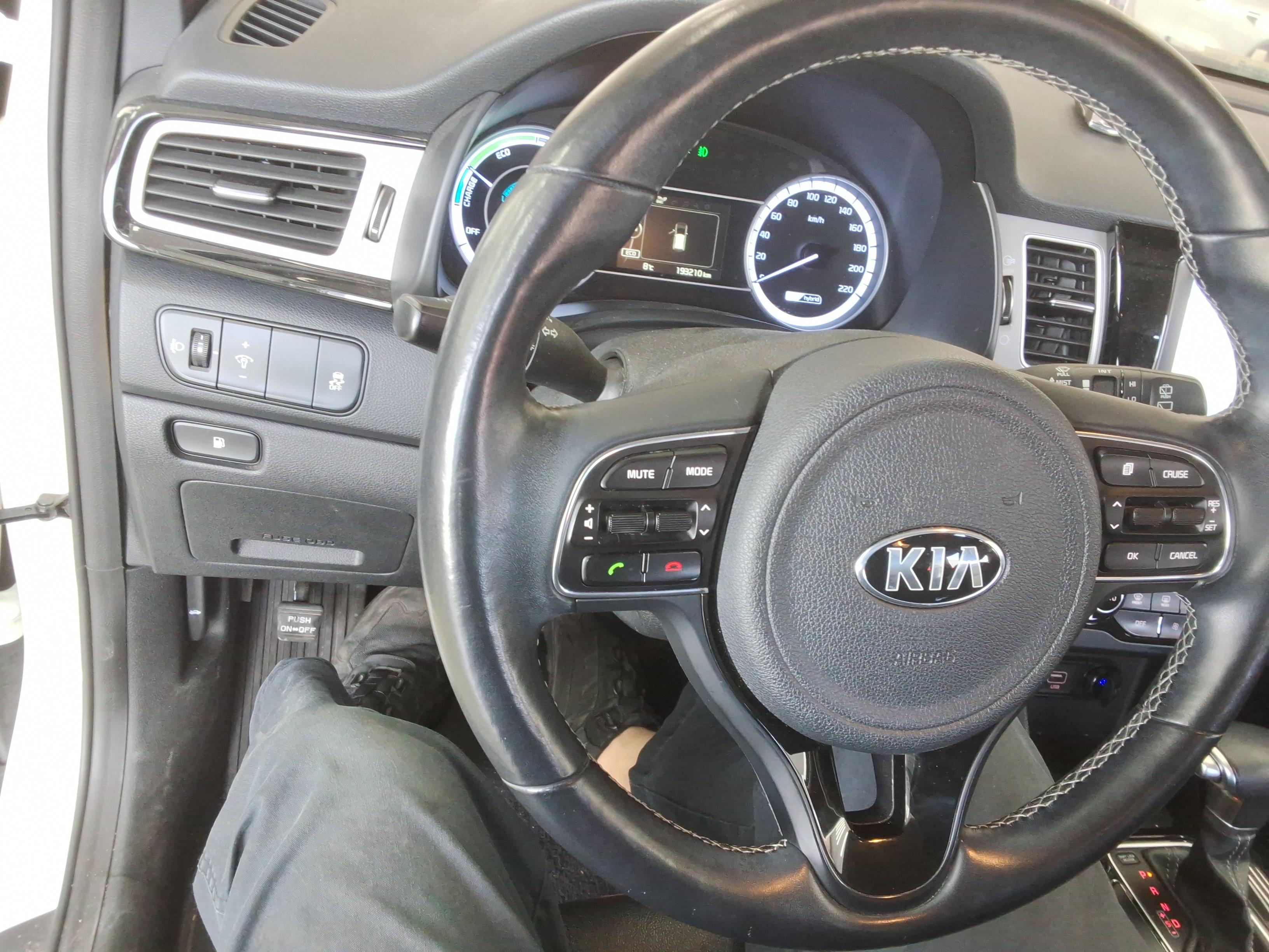 كيا نيرو 2017 - صورة 17