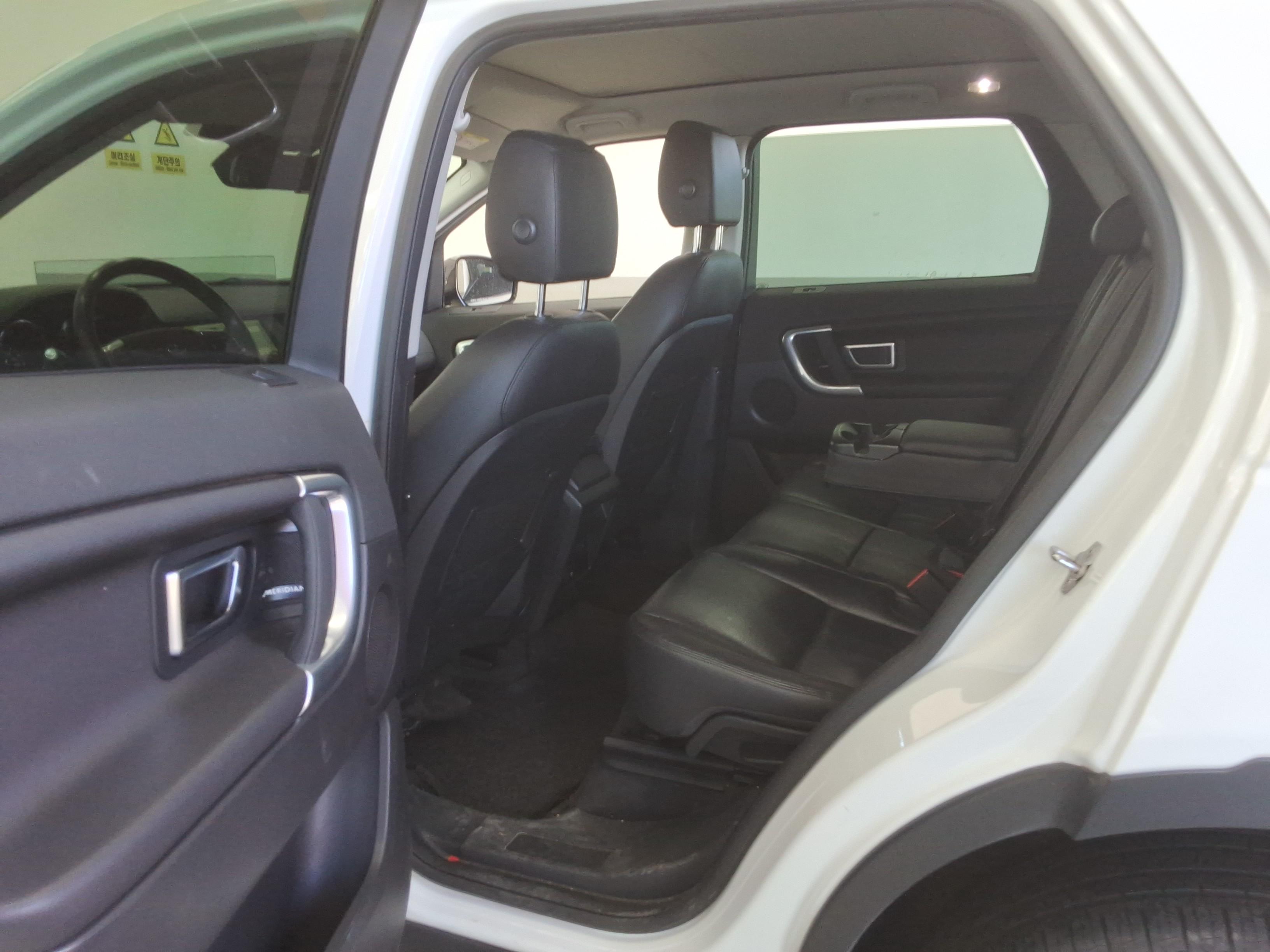 Land Rover Discovery 2019 - Image 10