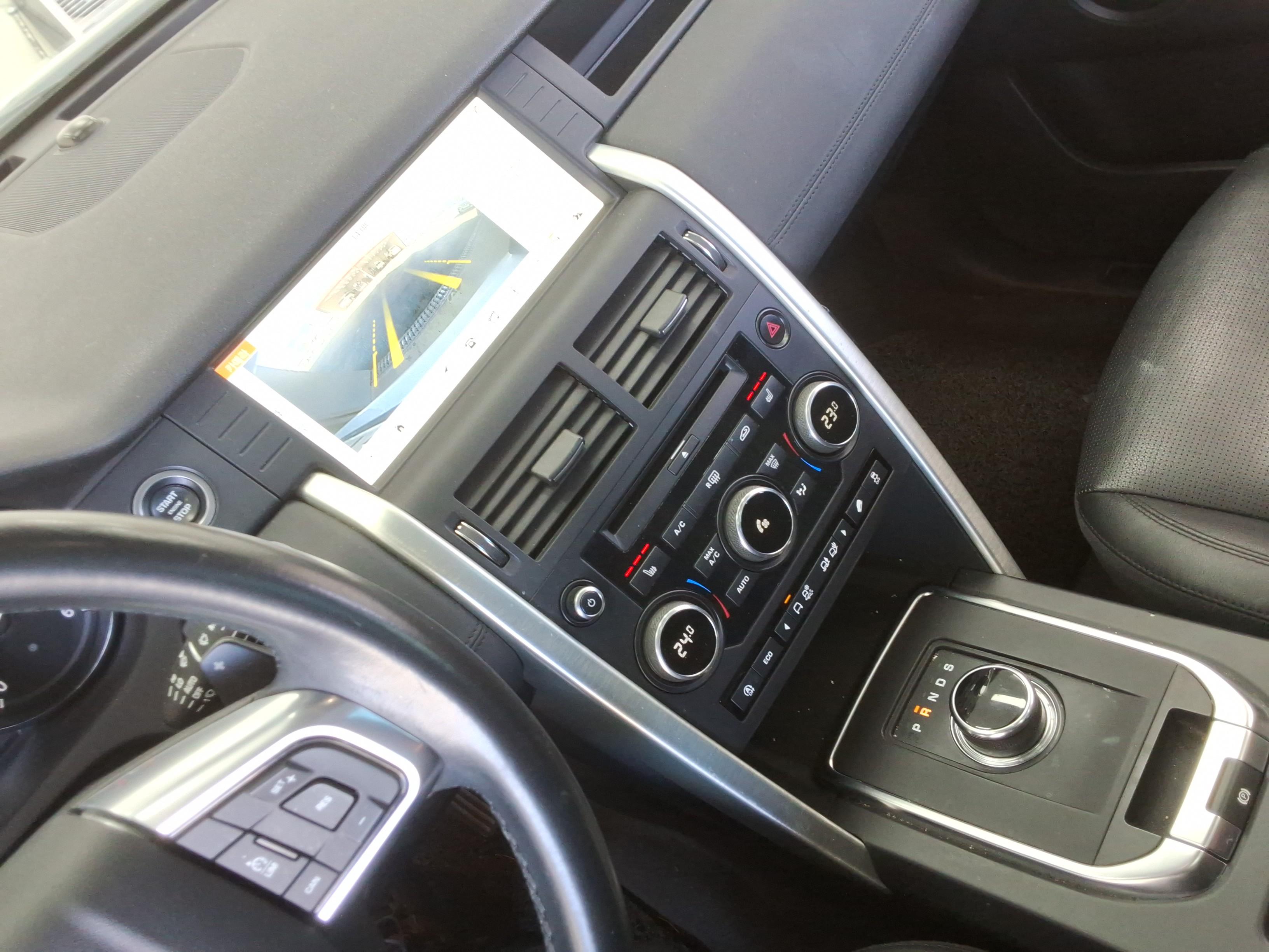 Land Rover Discovery 2019 - Image 16