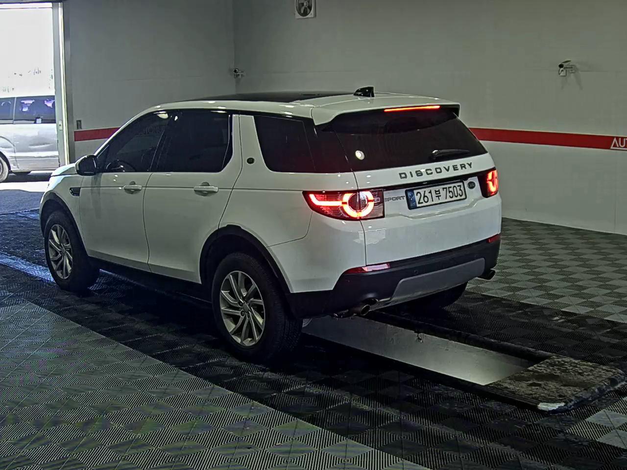 Land Rover Discovery 2019 - Image 5