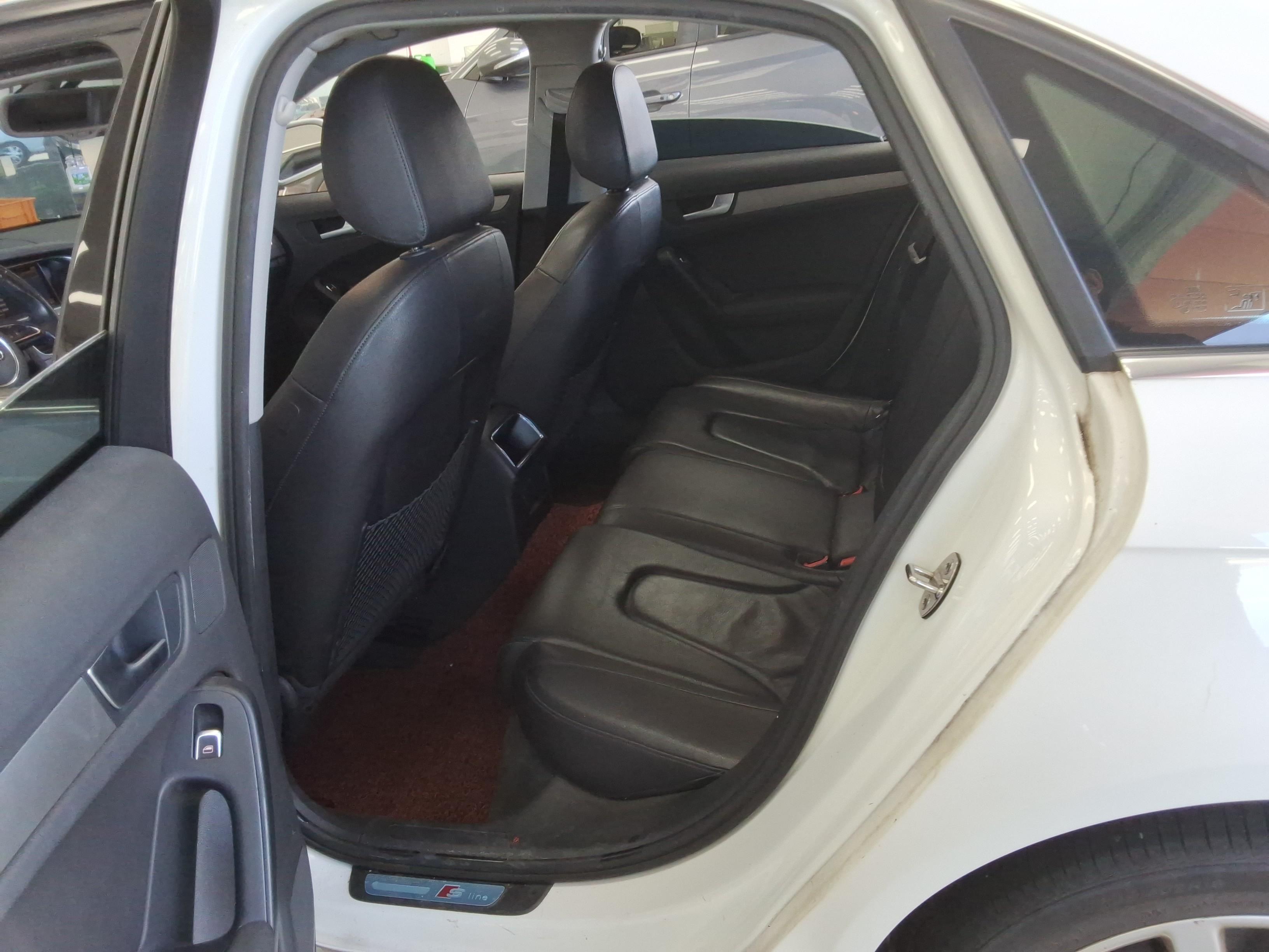 أودي A4 2015 - صورة 12