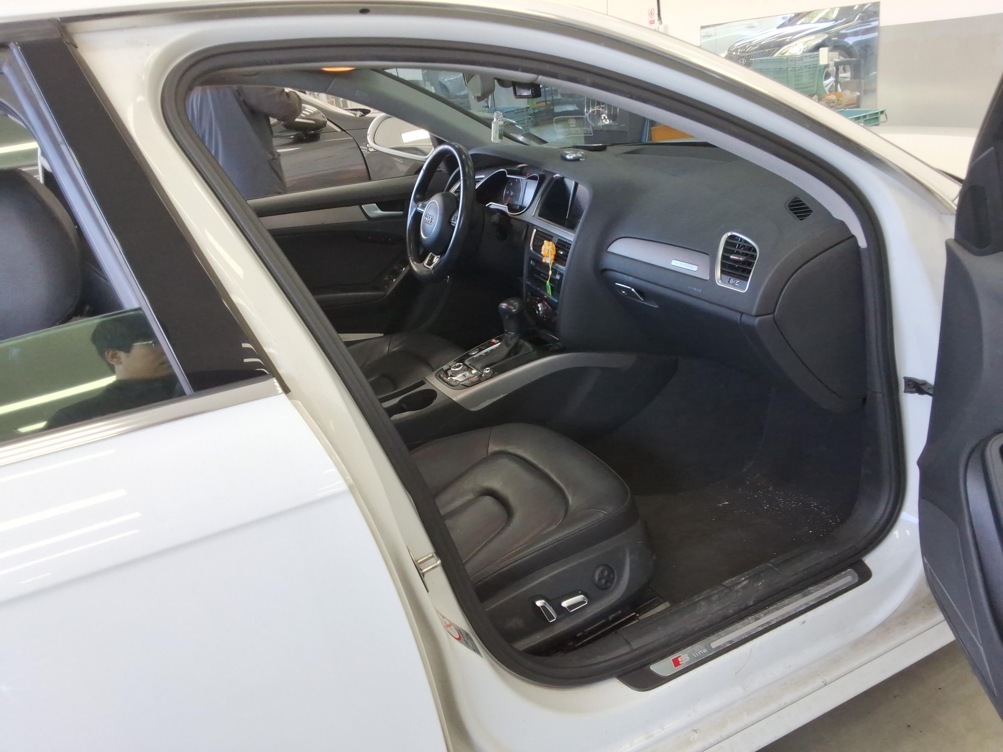 أودي A4 2015 - صورة 14