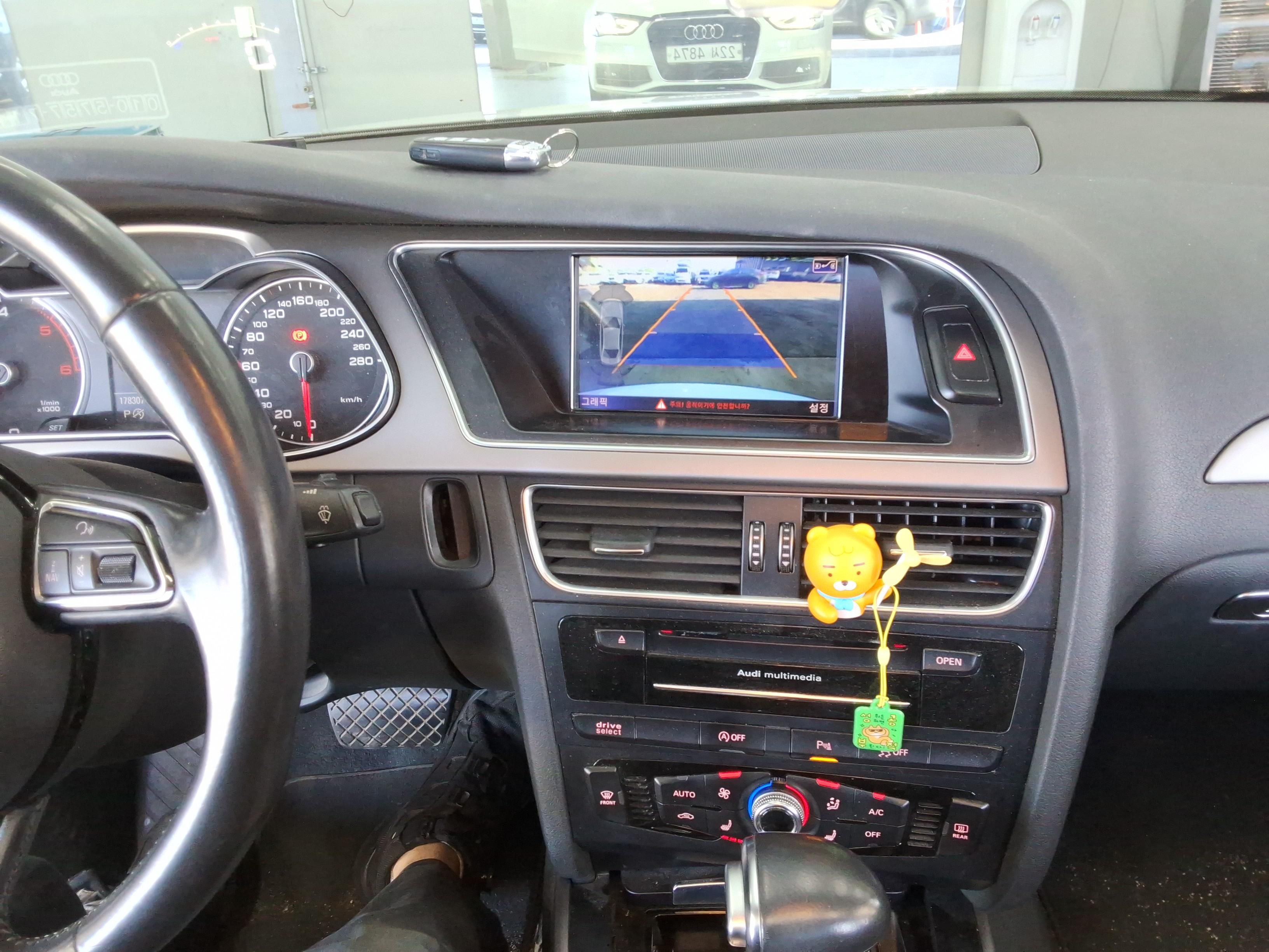 أودي A4 2015 - صورة 18