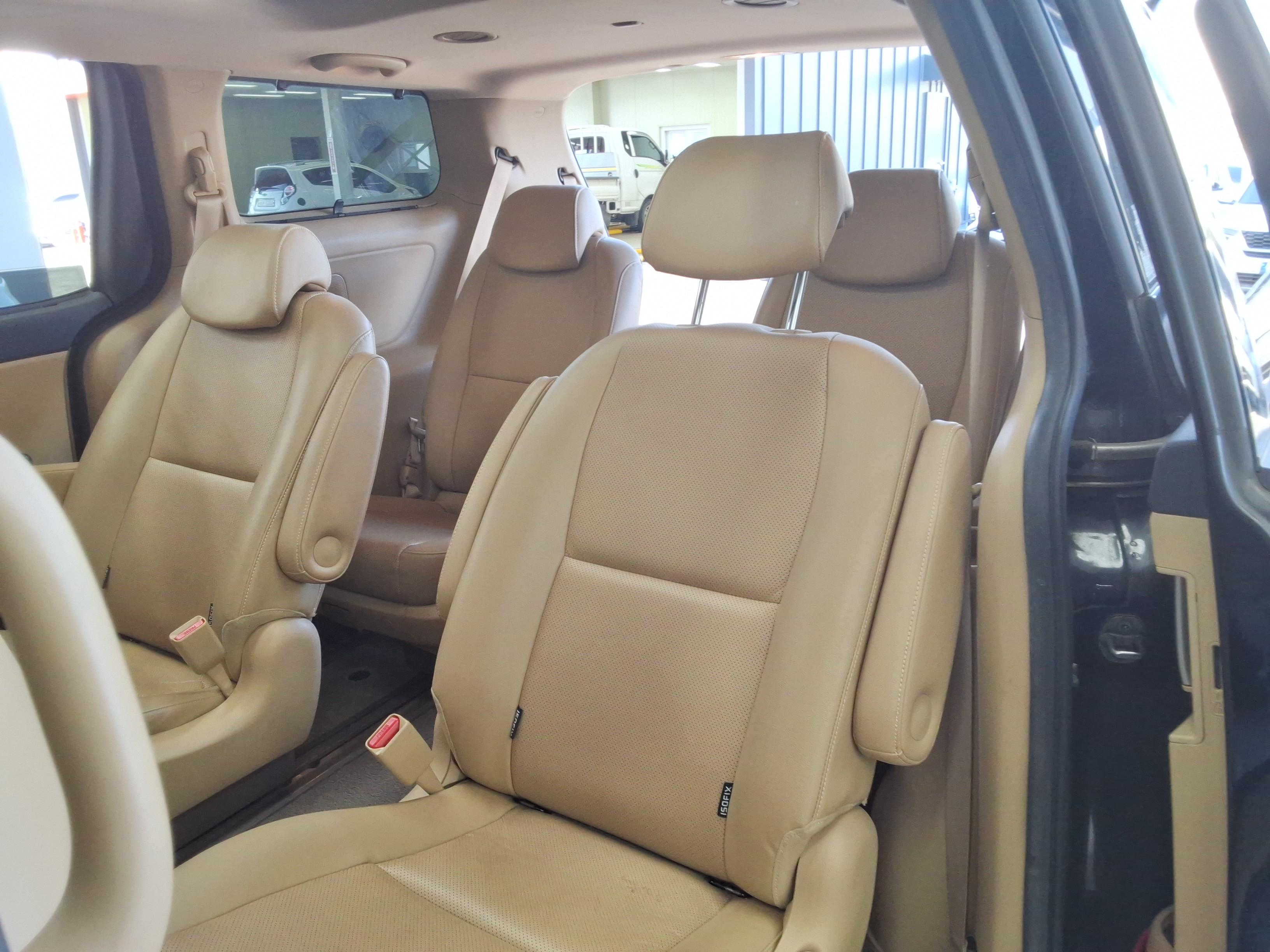 Kia New Carnival 2015 - Image 12