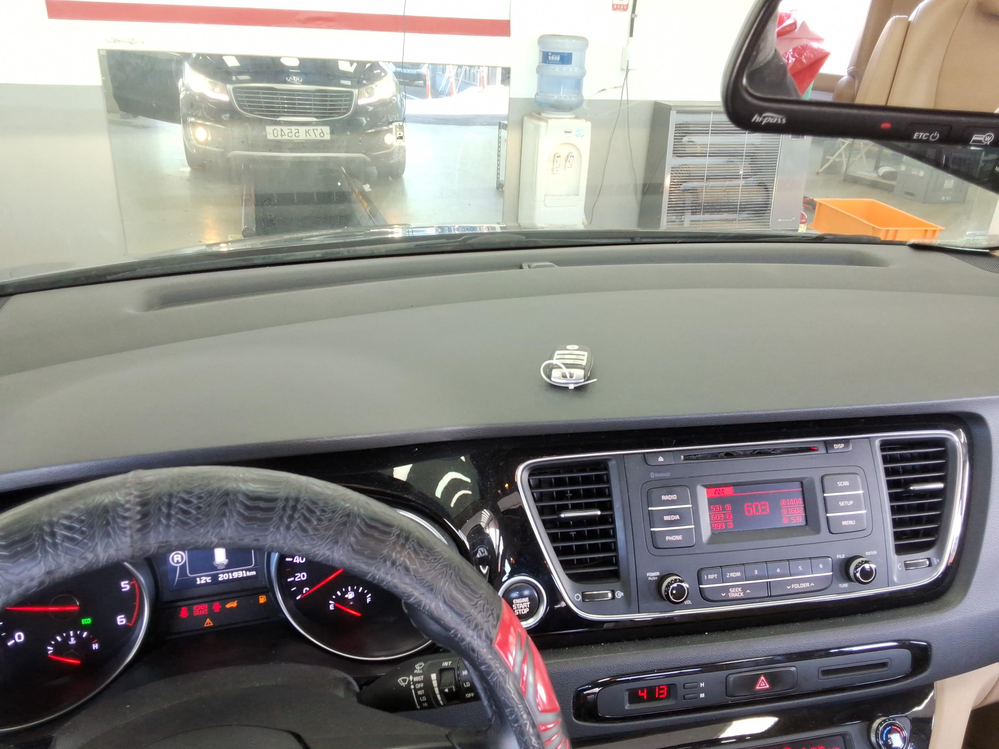 Kia New Carnival 2015 - Image 18