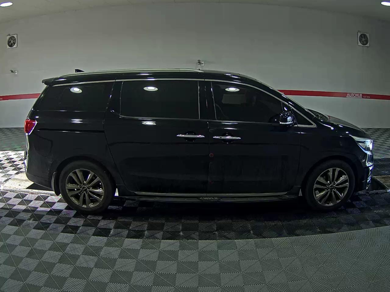 Kia New Carnival 2015 - Image 3