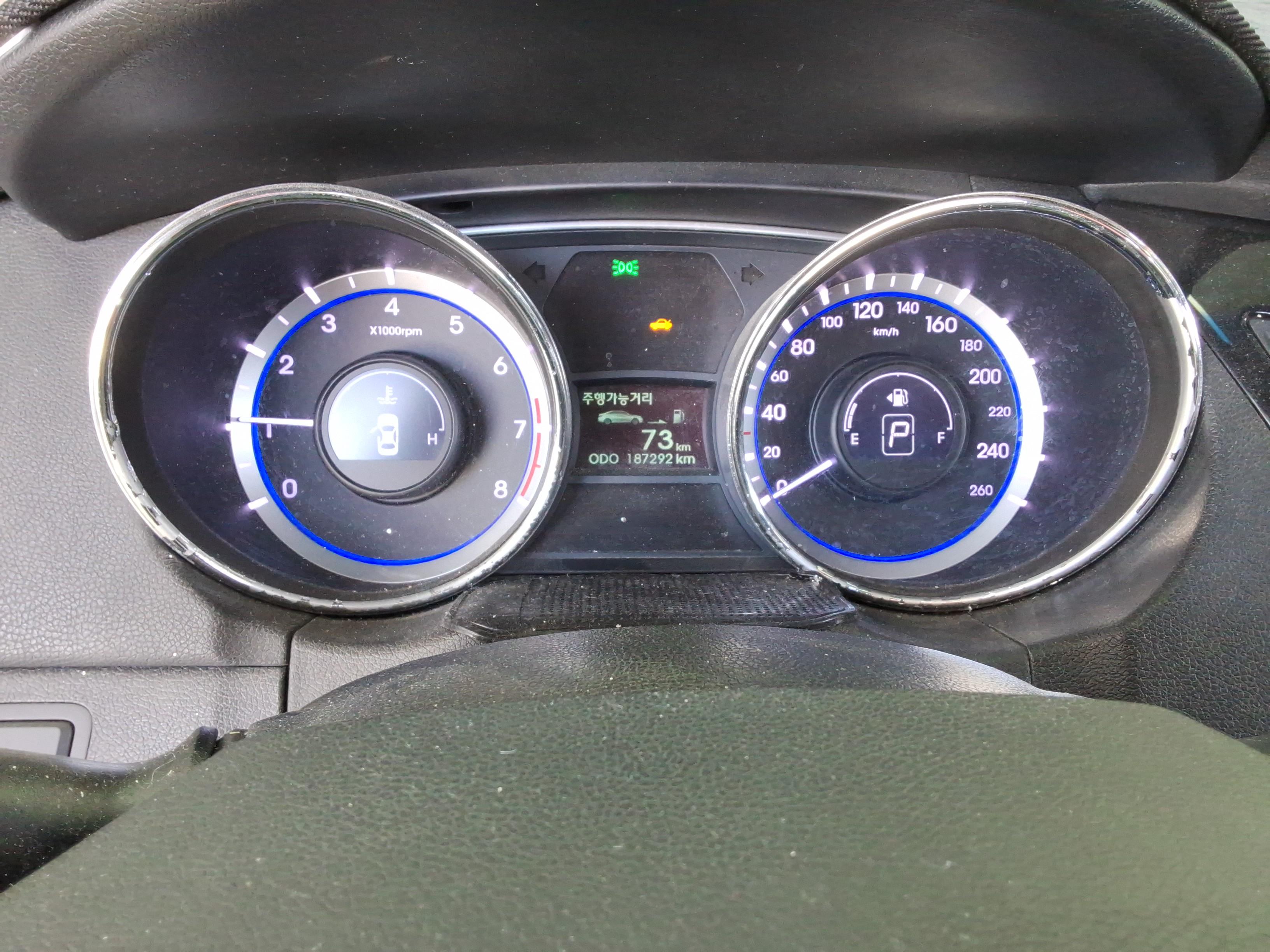 Hyundai Sonata 2010 - Image 9