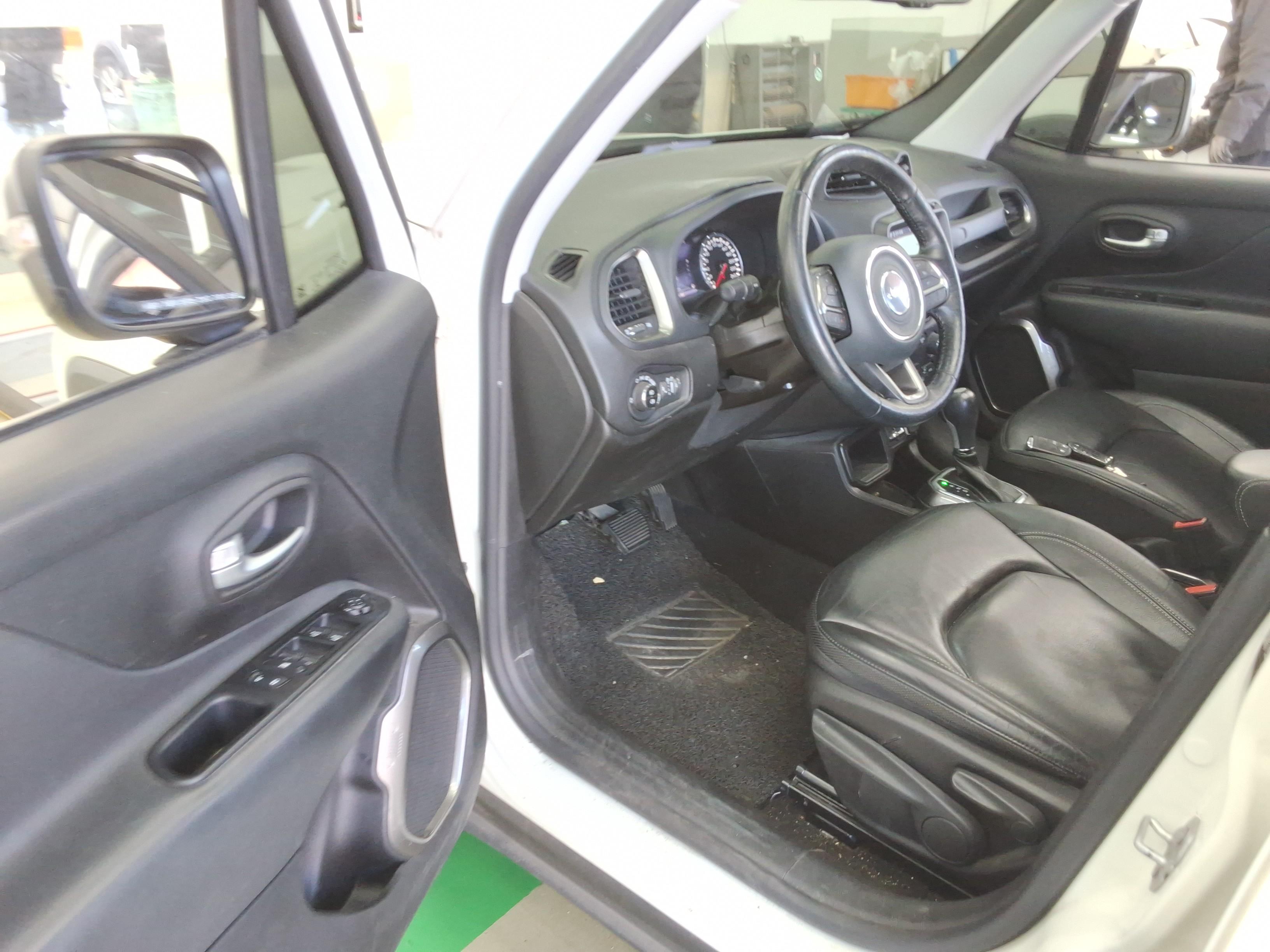 جيب رينيجيد 2020 - صورة 10