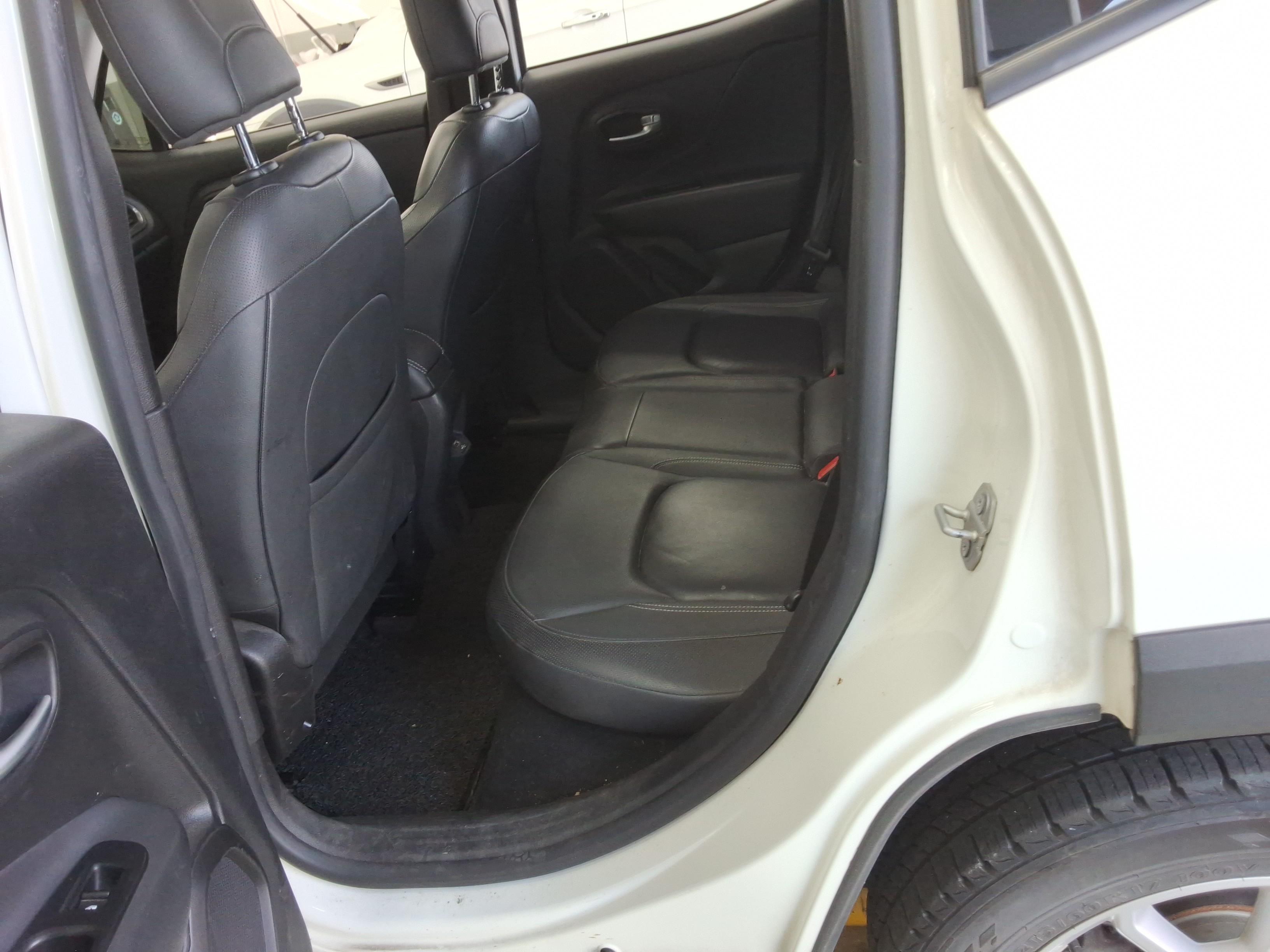 جيب رينيجيد 2020 - صورة 12