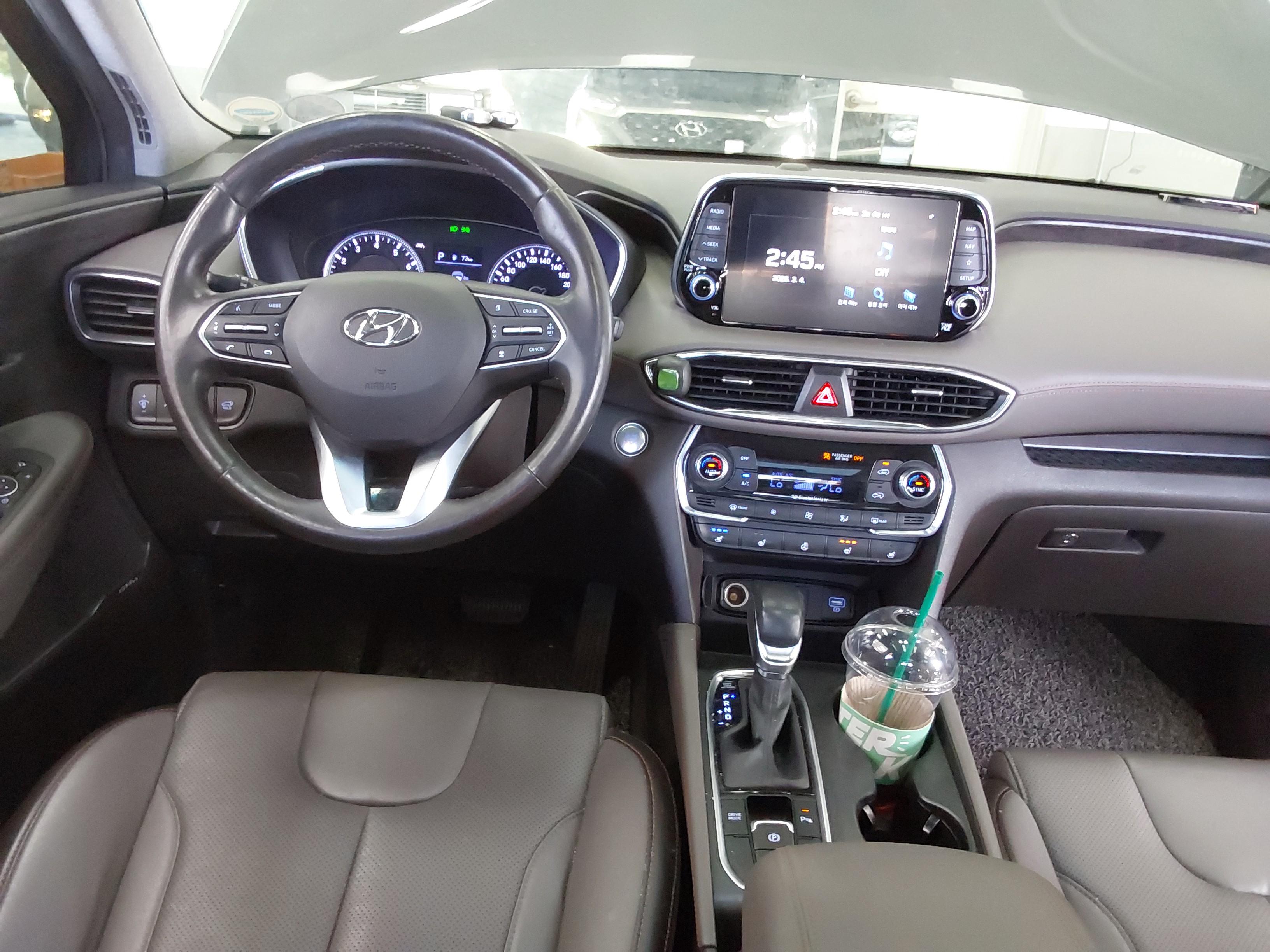 Hyundai Santa Fe 2019 - Image 10