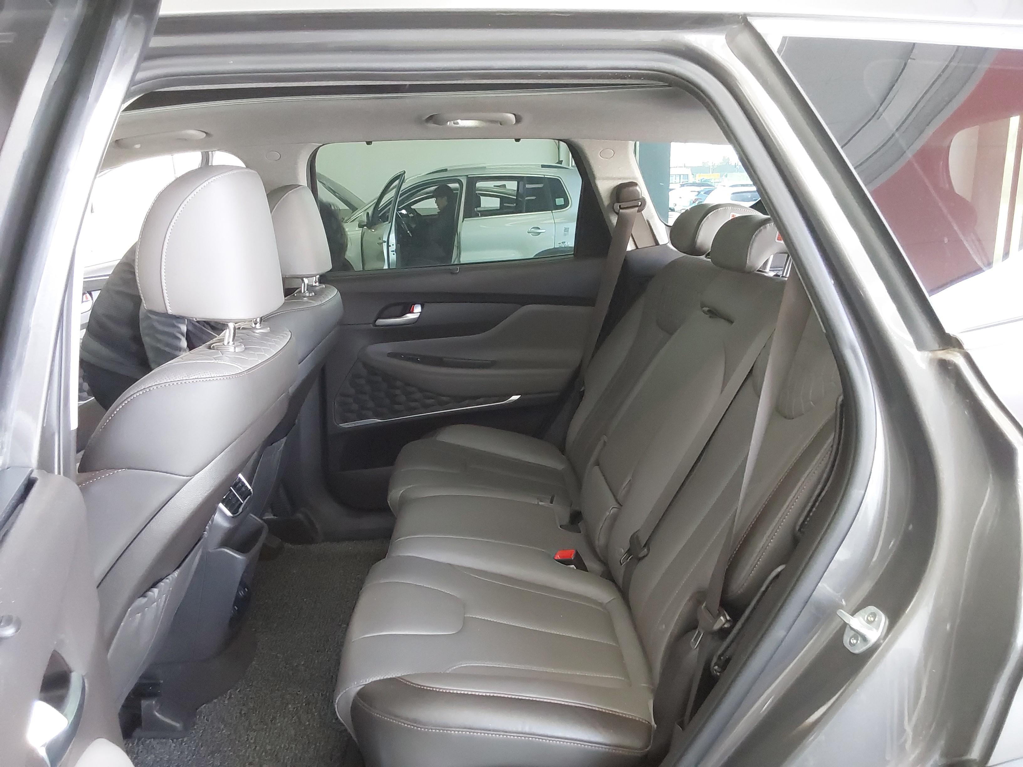 Hyundai Santa Fe 2019 - Image 11