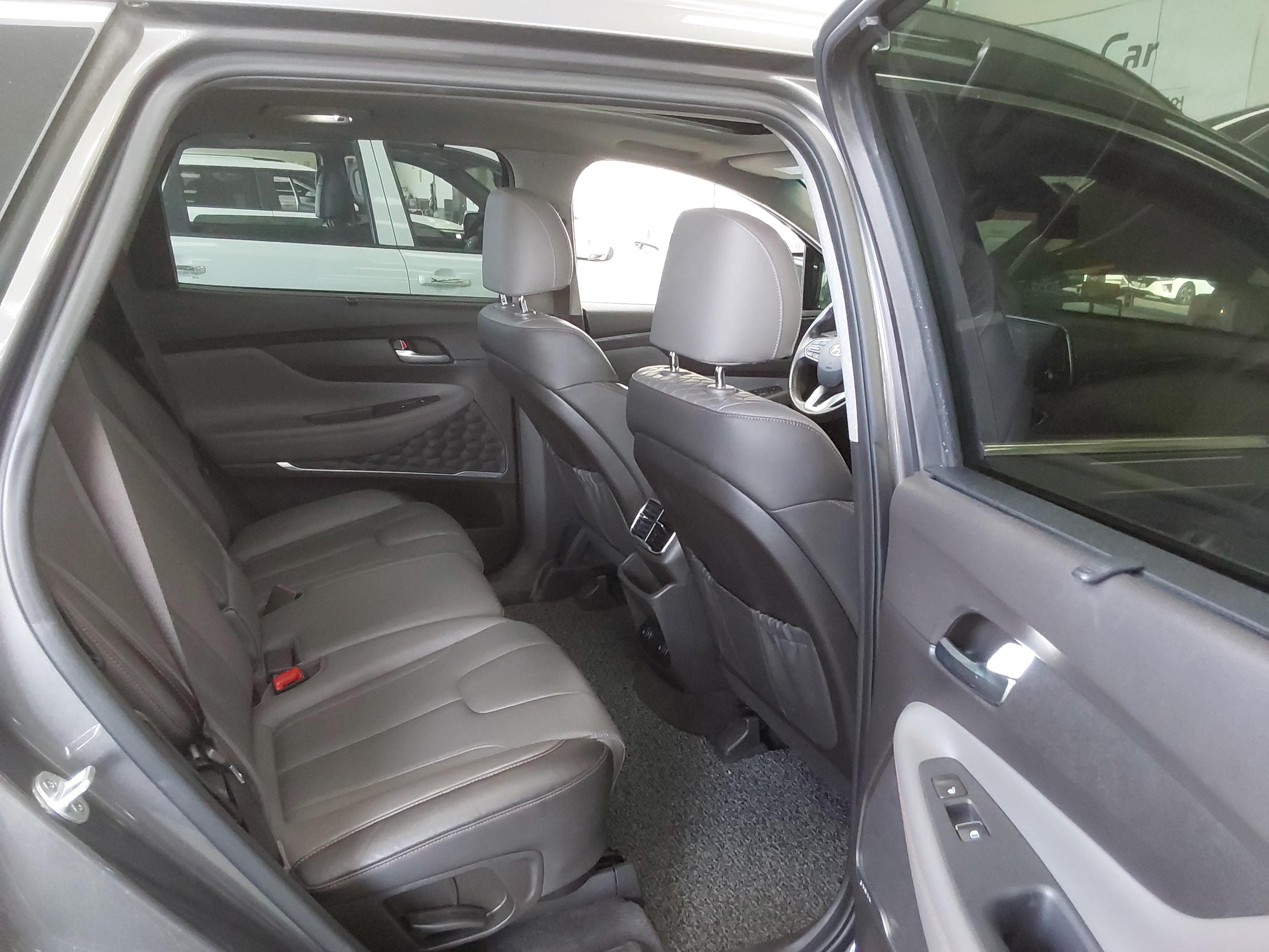 Hyundai Santa Fe 2019 - Image 13