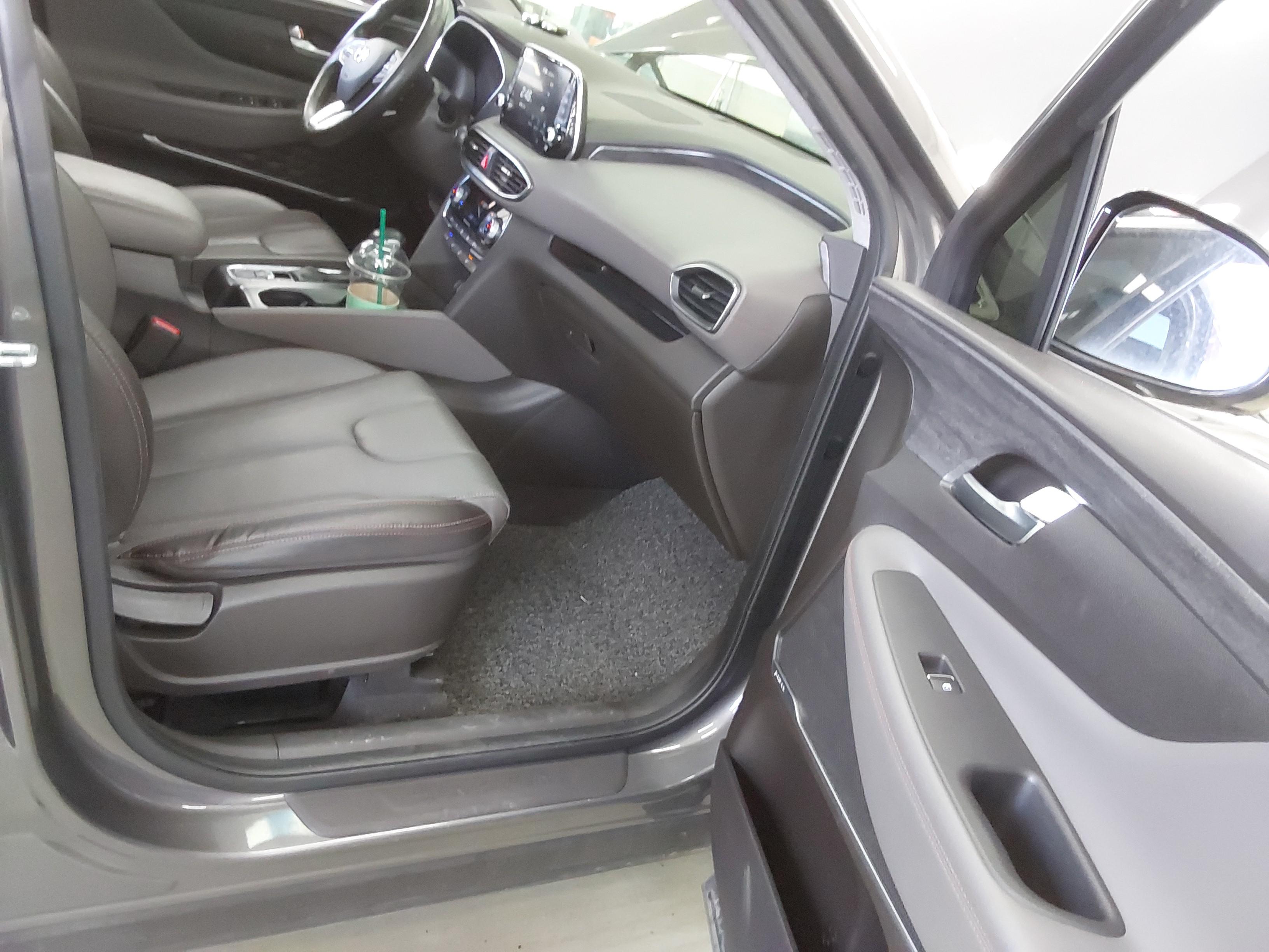 Hyundai Santa Fe 2019 - Image 14