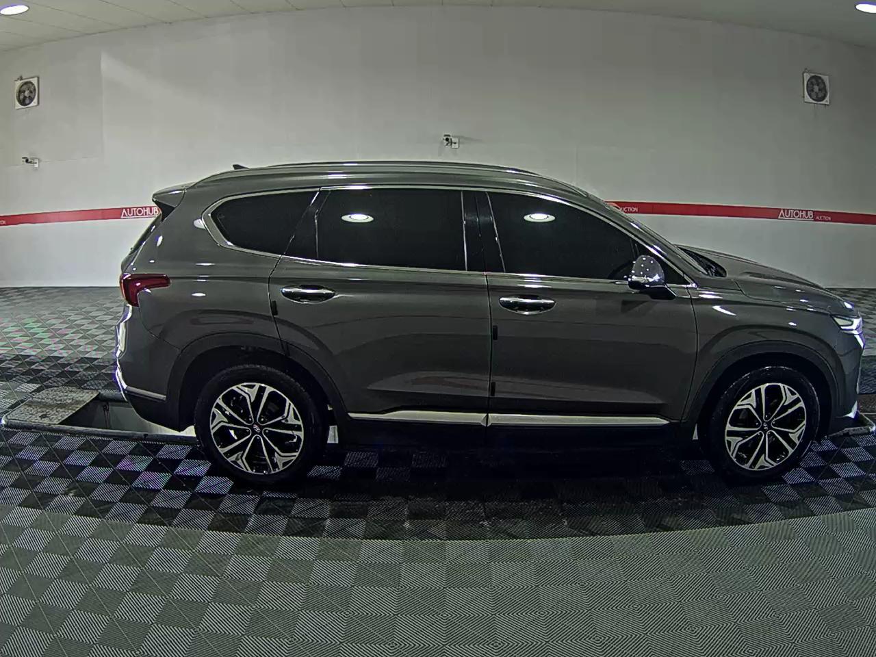 Hyundai Santa Fe 2019 - Image 3