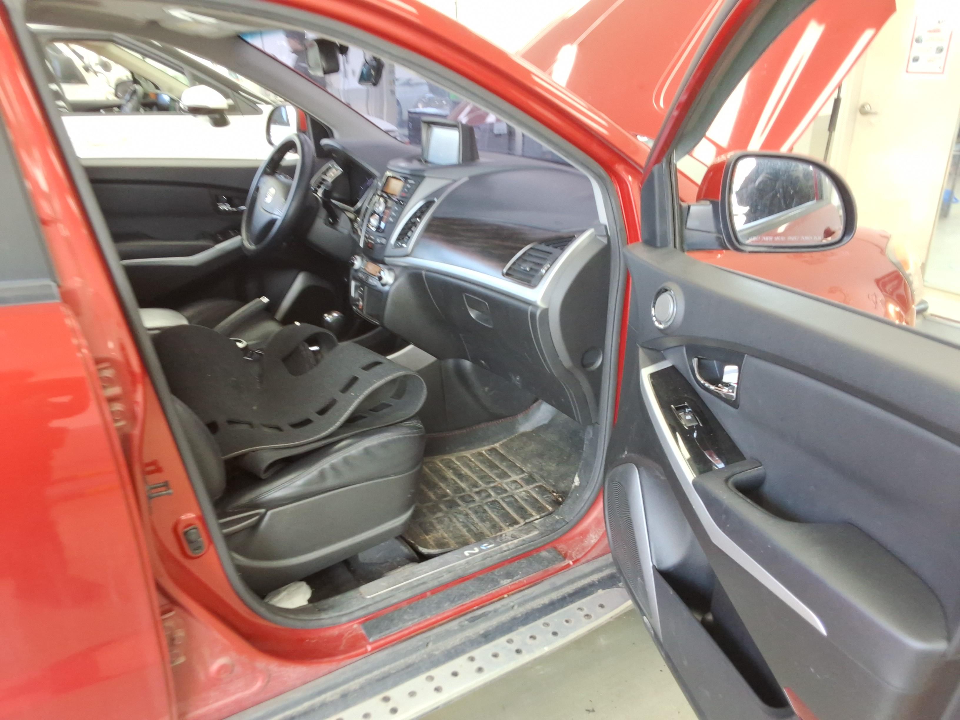 سانج يونج كوراندو C 2014 - صورة 12