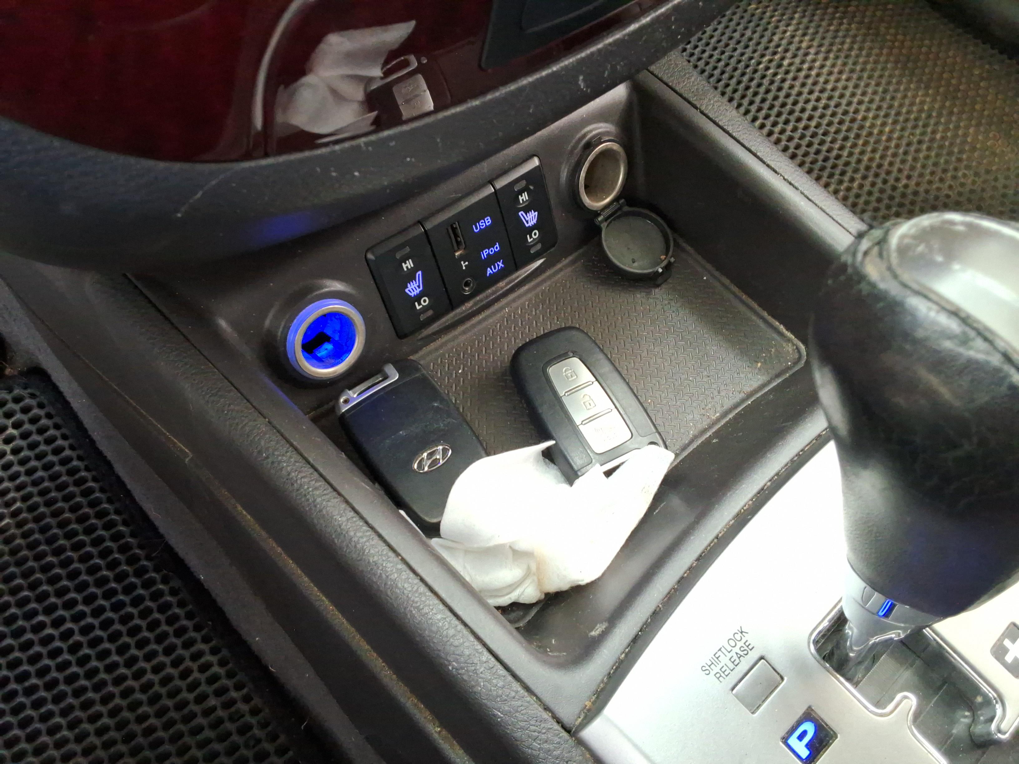 Hyundai Santa Fe 2010 - Image 17