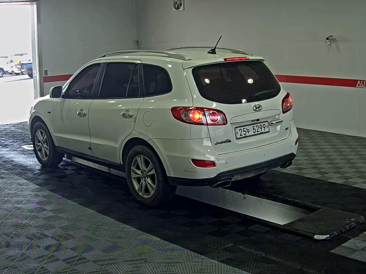 Hyundai Santa Fe 2010 - Image 5