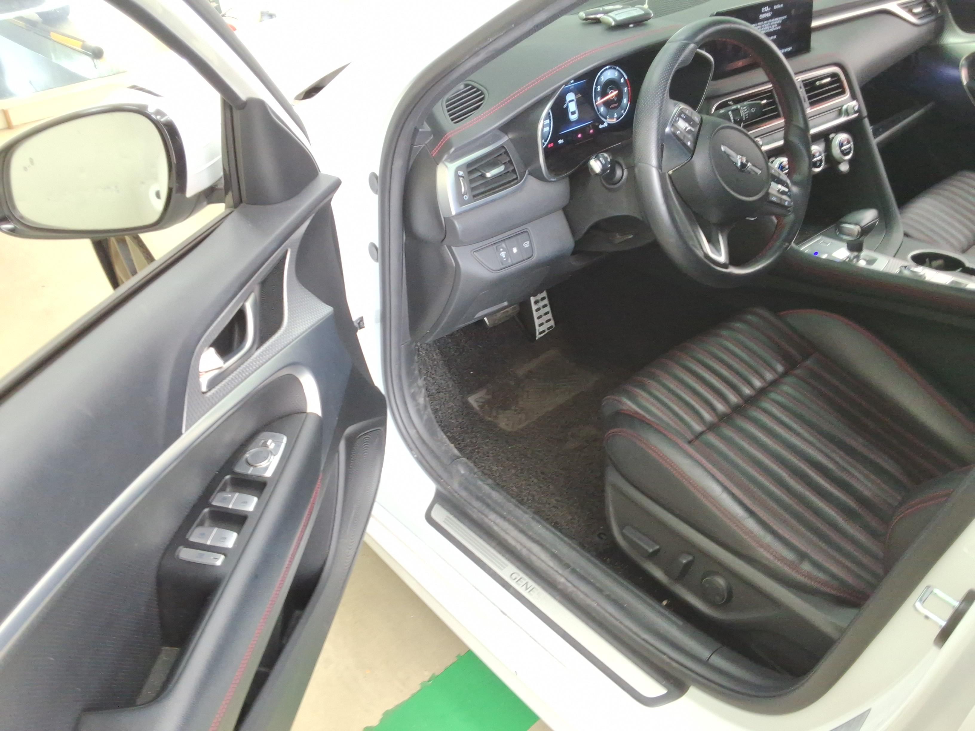 Hyundai Genesis 2021 - Image 9