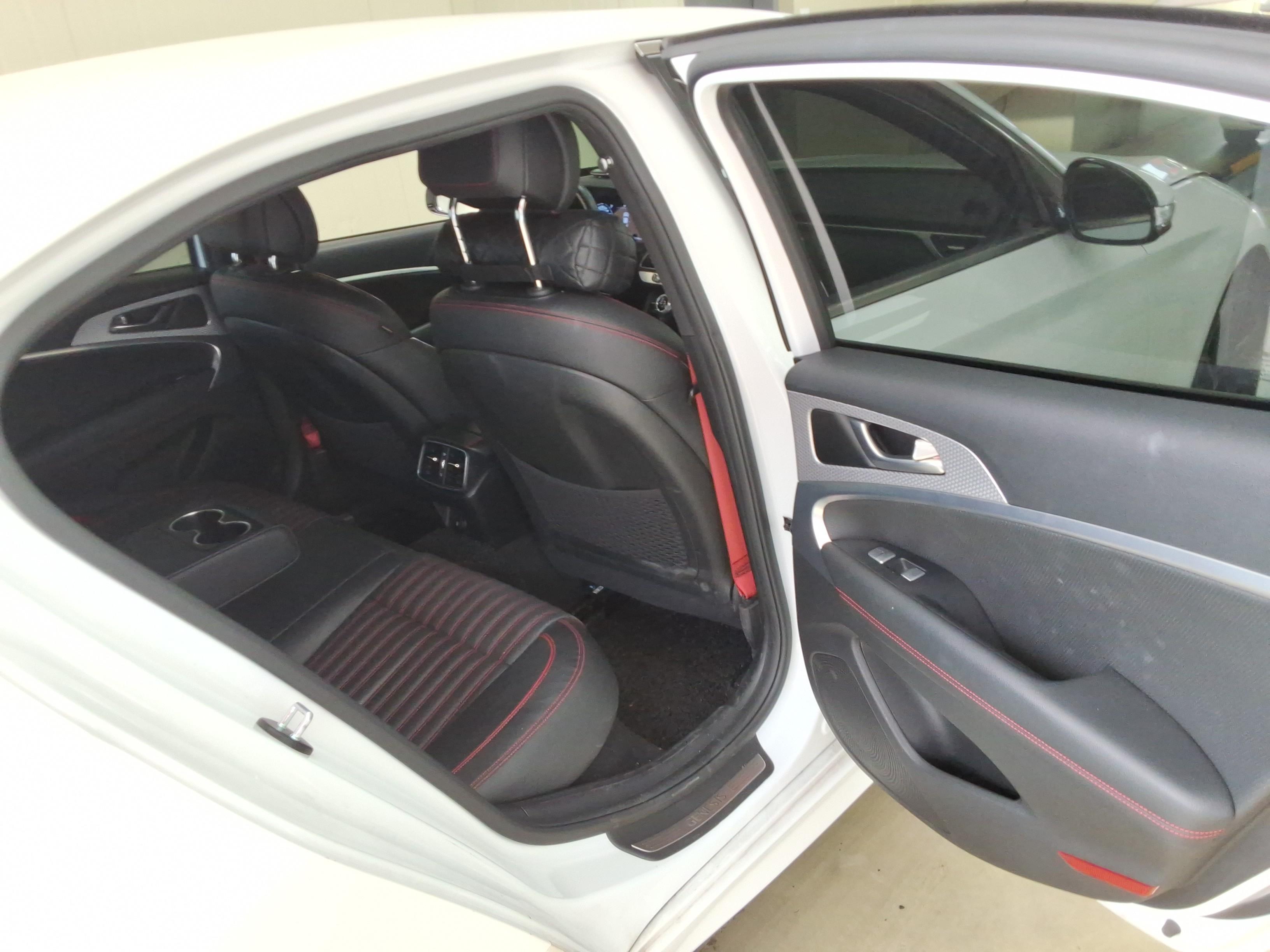 Hyundai Genesis 2021 - Image 13