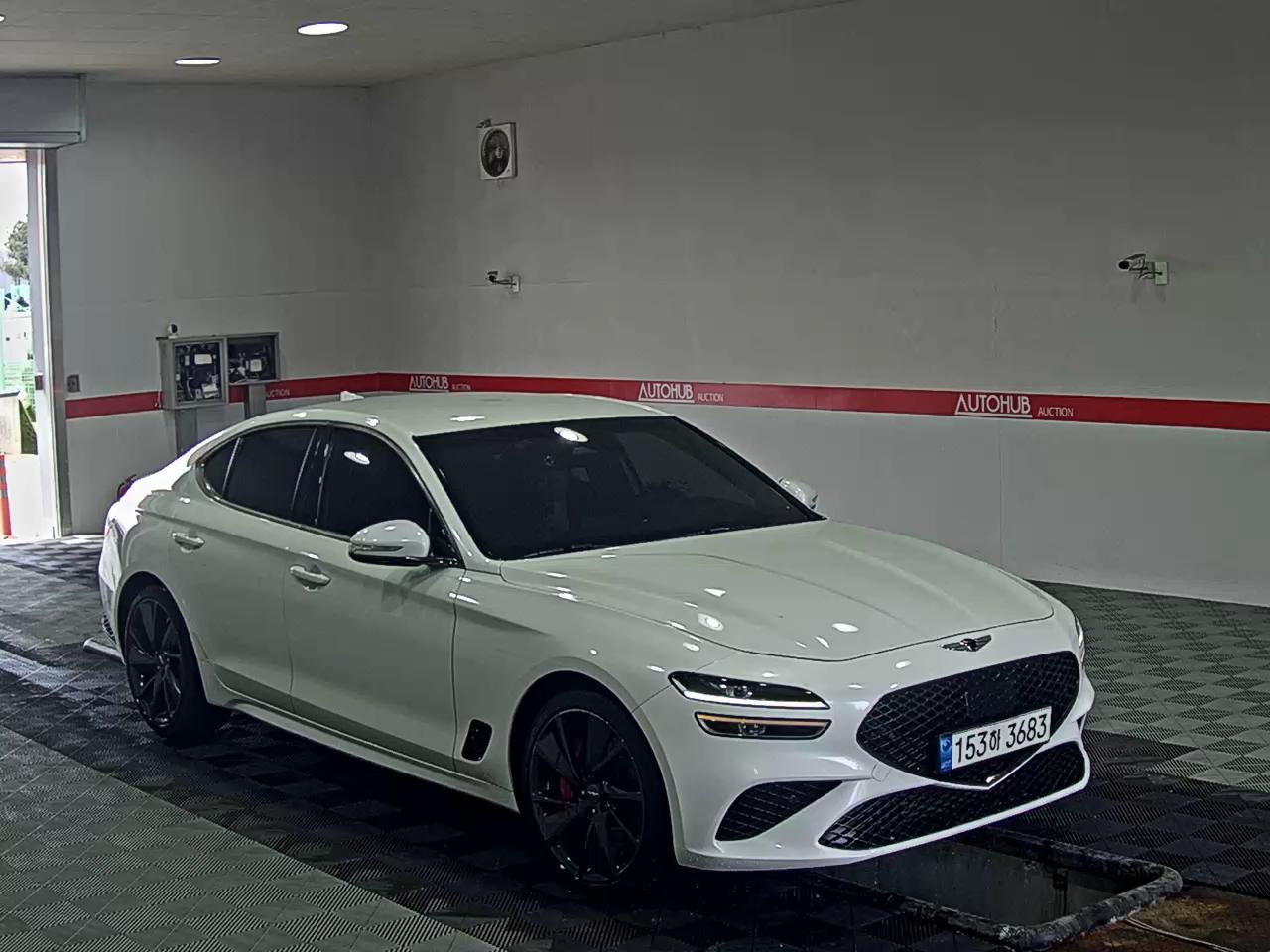 Hyundai Genesis 2021 - Image 2