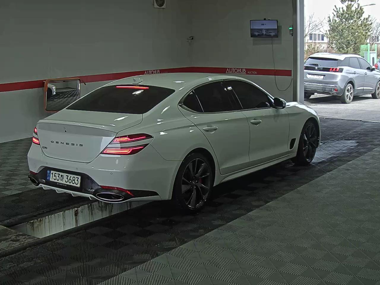 Hyundai Genesis 2021 - Image 4