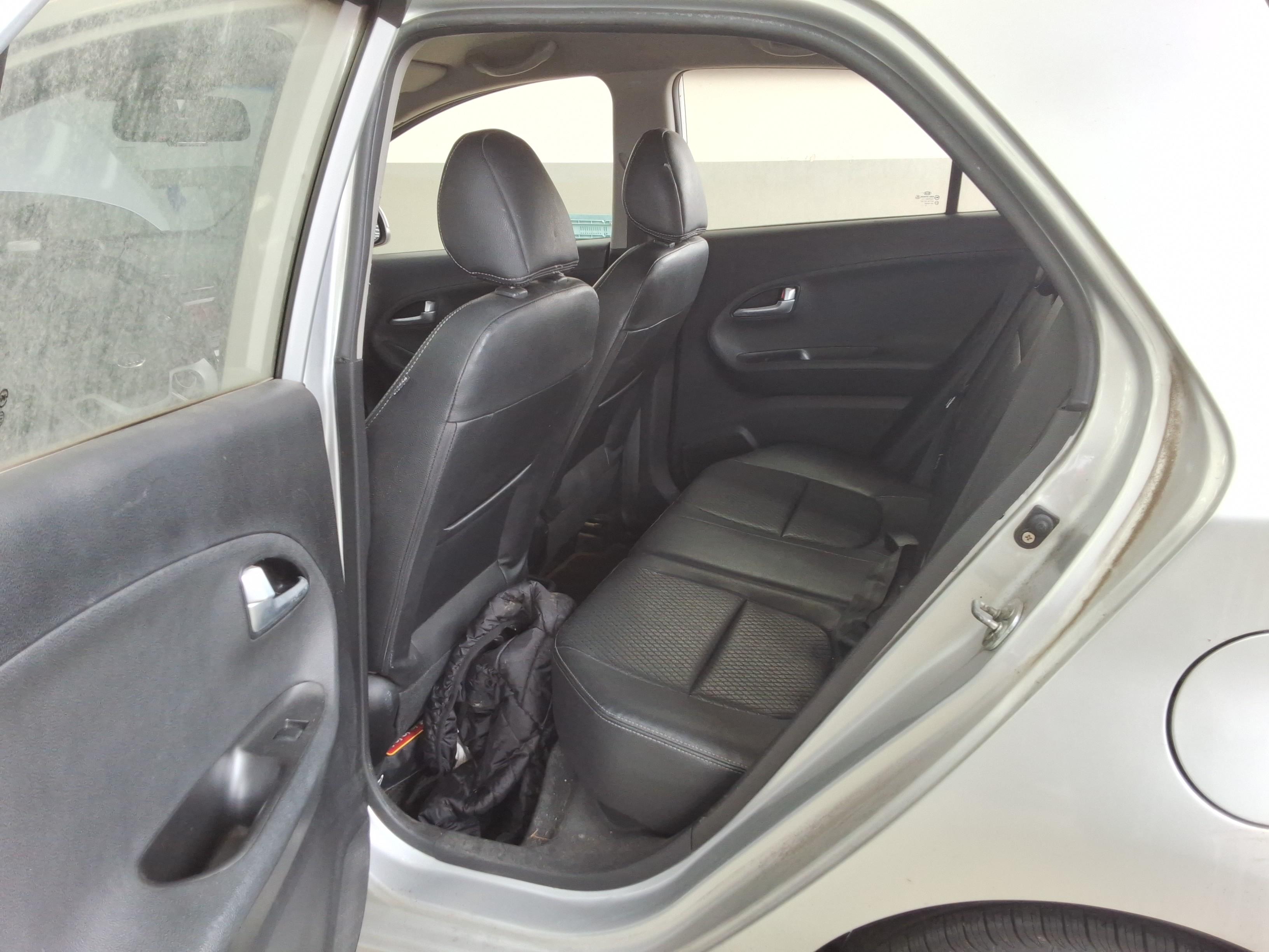 كيا مورنينج 2012 - صورة 10