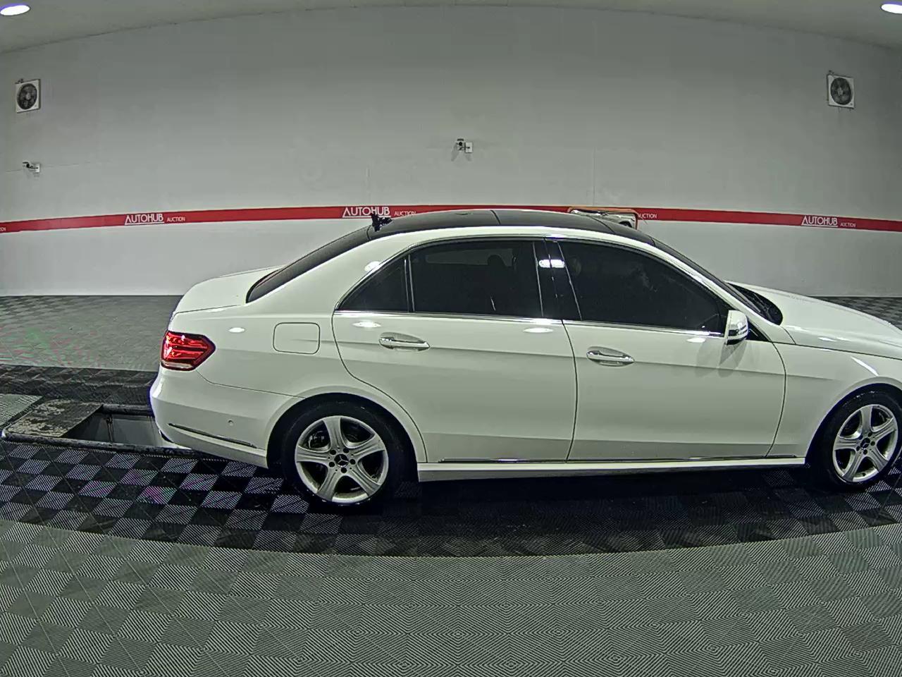 Mercedes-Benz E-Class 2014 - Image 3